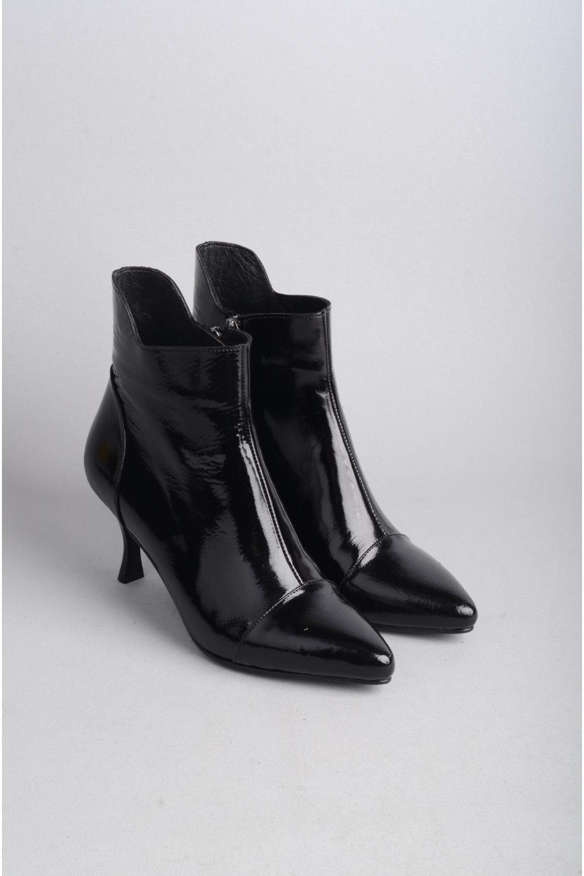 SEÇ 1063 HAKİKİ DERİ TOPUKLU KADIN BOT (Topuk Boyu: 7 cm) SİYAH RUGAN