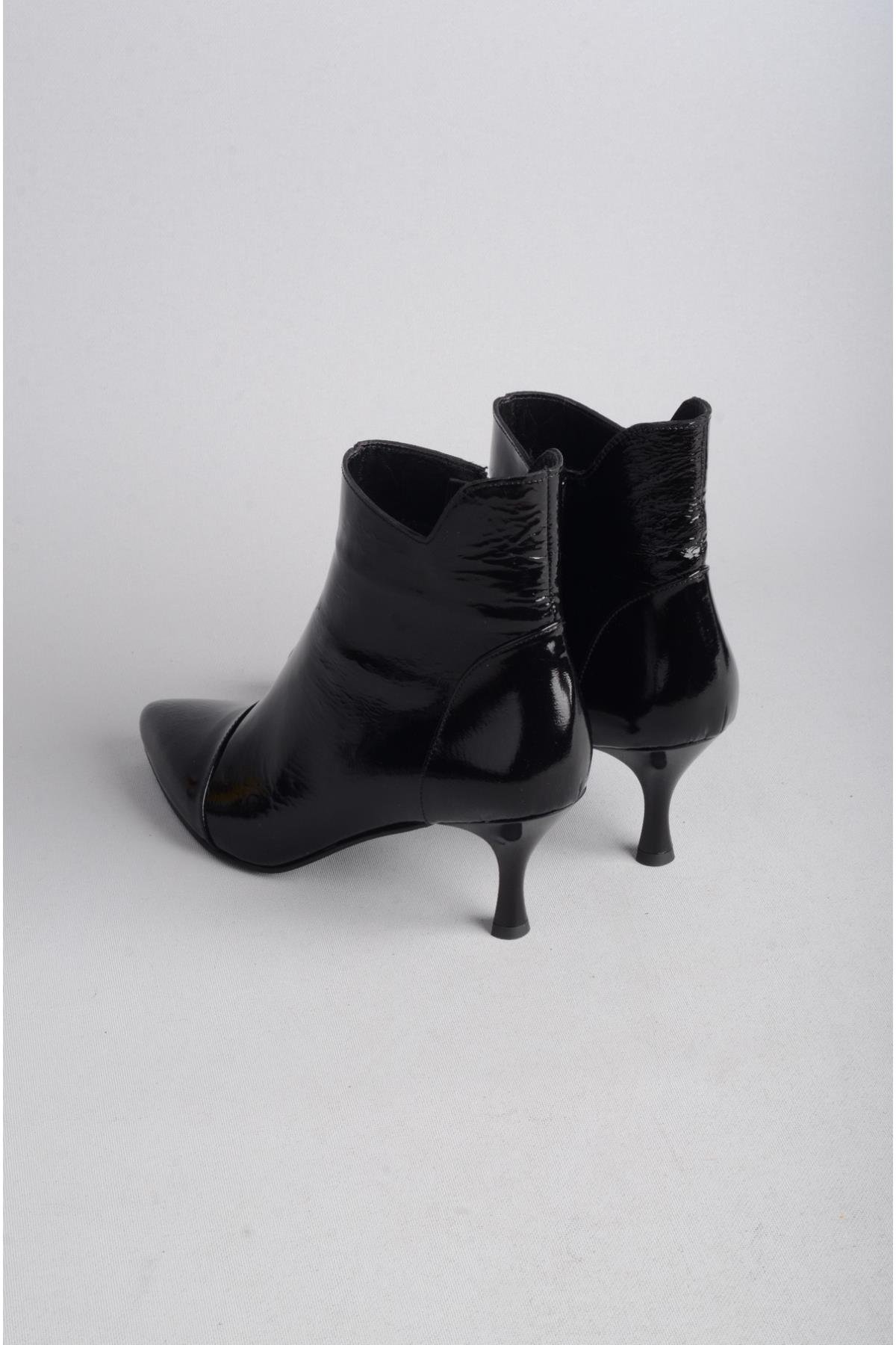 SEÇ 1063 HAKİKİ DERİ TOPUKLU KADIN BOT (Topuk Boyu: 7 cm) SİYAH RUGAN