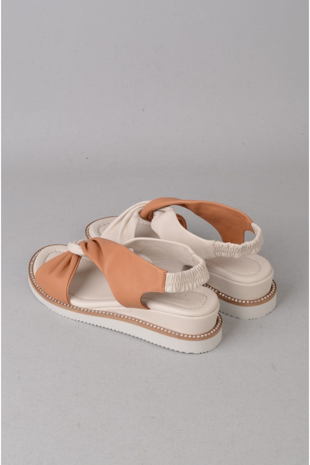 SEÇ 107614 TAŞ DETAYLI HAKİKİ DERİ KADIN SANDALET TABA - BEJ