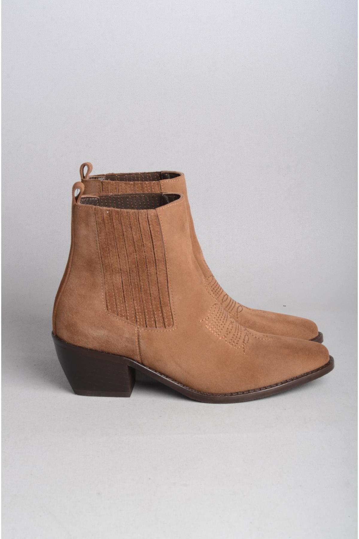 SEÇ 1623 HAKİKİ DERİ WESTERN TOPUKLU BOT (Topuk Boyu:6 cm) TABA SÜET