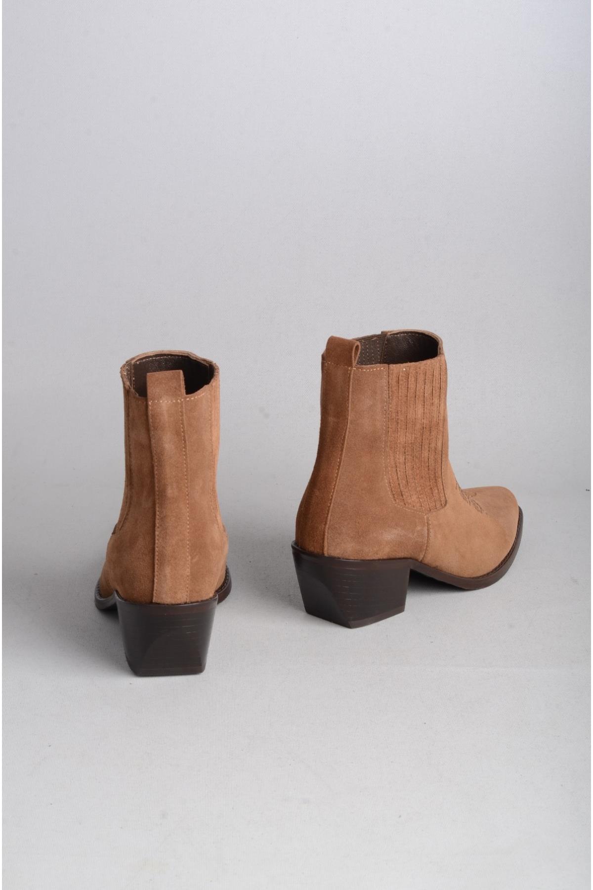 SEÇ 1623 HAKİKİ DERİ WESTERN TOPUKLU BOT (Topuk Boyu:6 cm) TABA SÜET