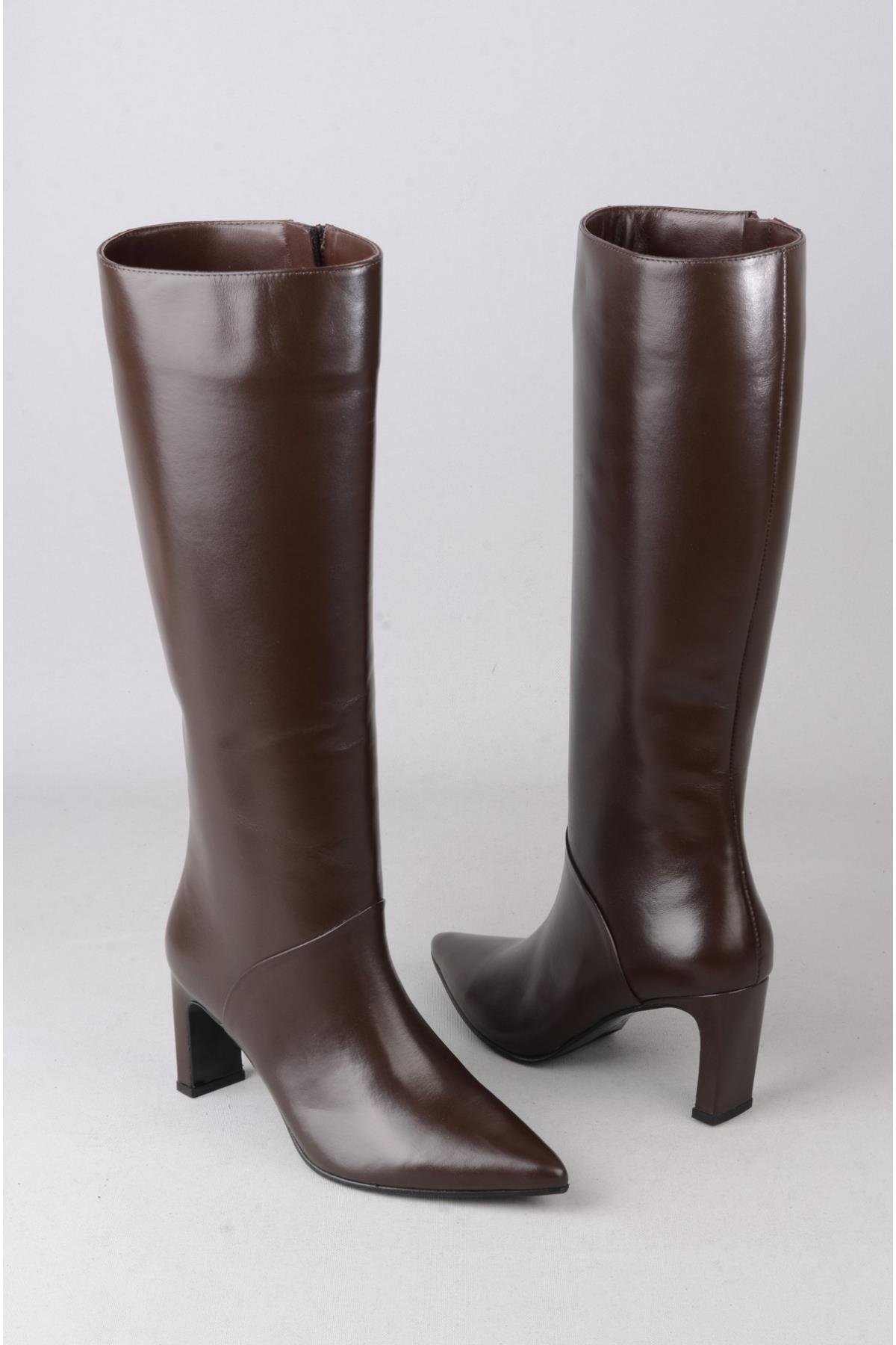 SEÇ 1717 HAKİKİ DERİ TOPUKLU KADIN ÇİZME (Topuk Boyu: 8 cm) KAHVE