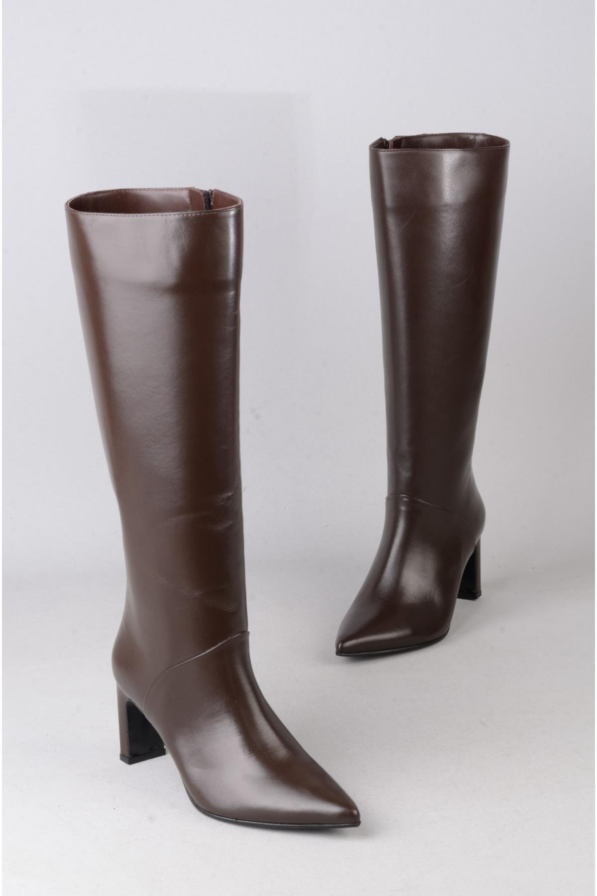 SEÇ 1717 HAKİKİ DERİ TOPUKLU KADIN ÇİZME (Topuk Boyu: 8 cm) KAHVE
