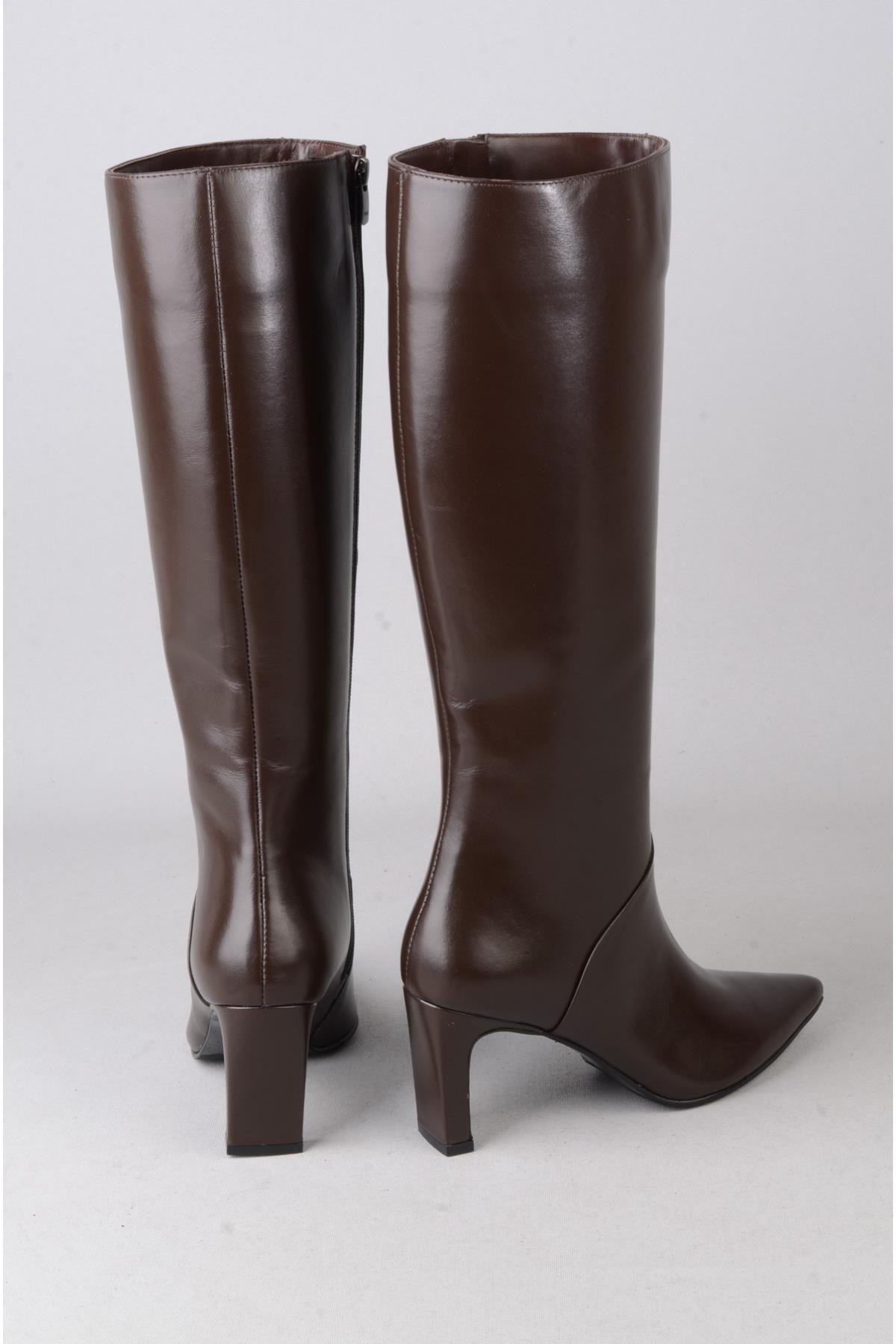 SEÇ 1717 HAKİKİ DERİ TOPUKLU KADIN ÇİZME (Topuk Boyu: 8 cm) KAHVE