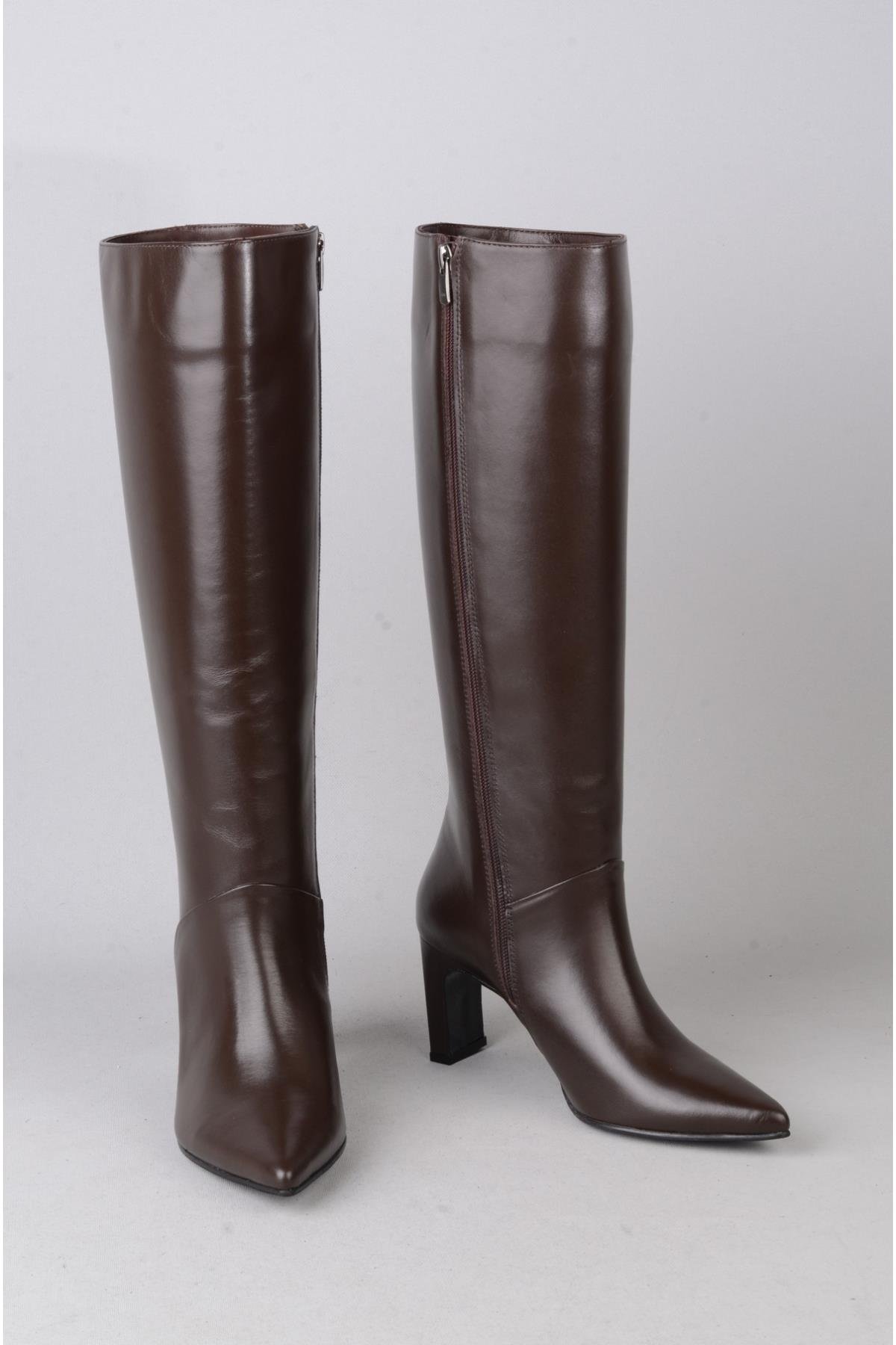 SEÇ 1717 HAKİKİ DERİ TOPUKLU KADIN ÇİZME (Topuk Boyu: 8 cm) KAHVE