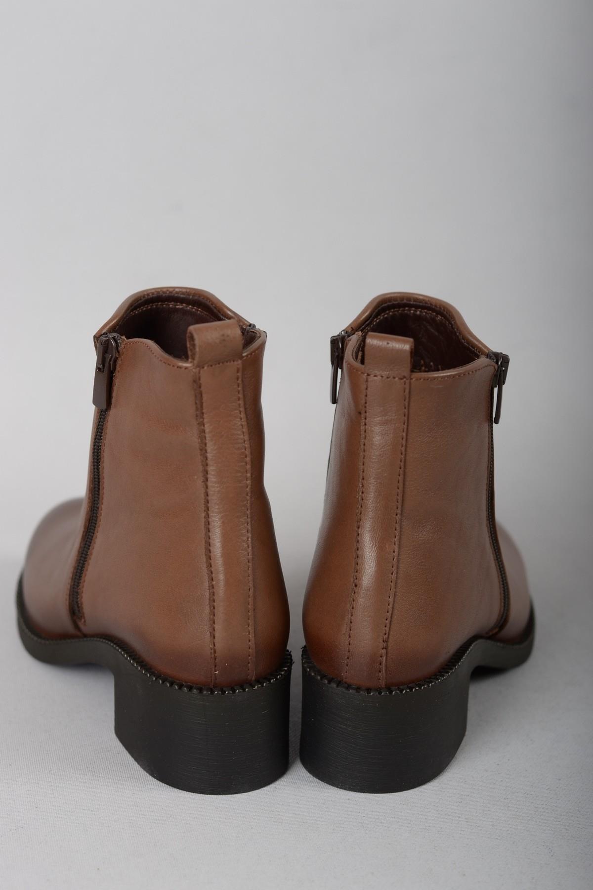 SEÇ 240626  HAKİKİ DERİ KADIN TOPUKLU BOT KAHVE