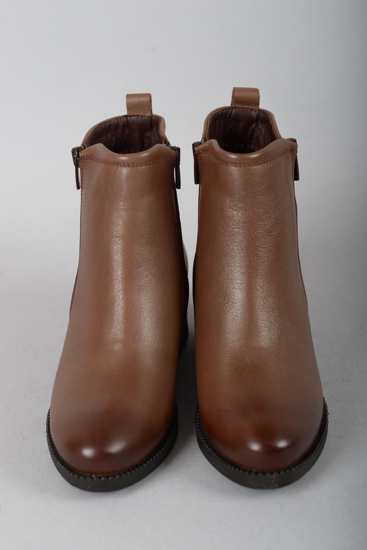 SEÇ 240626  HAKİKİ DERİ KADIN TOPUKLU BOT KAHVE