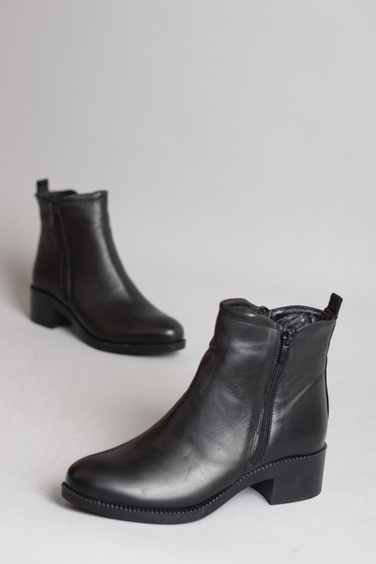 SEÇ 240626  HAKİKİ DERİ KADIN TOPUKLU BOT SİYAH