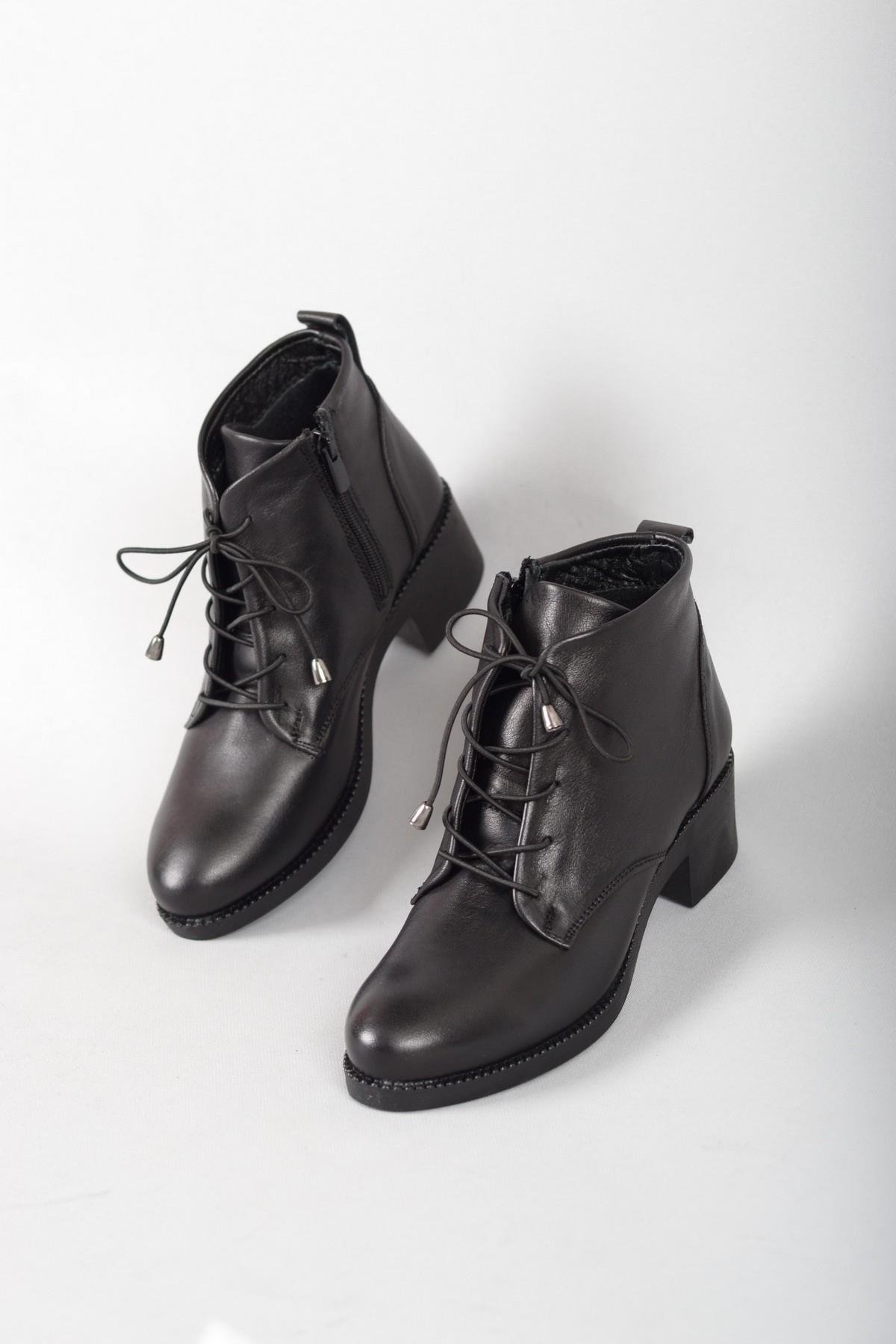 SEÇ 240635 HAKİKİ DERİ KADIN TOPUKLU BOT SİYAH