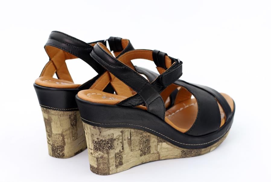 SEÇ 3017 Dolgu Topuk Kadin Sandalet  (Topuk Boyu 8.5 cm-Platform 2 cm) Siyah