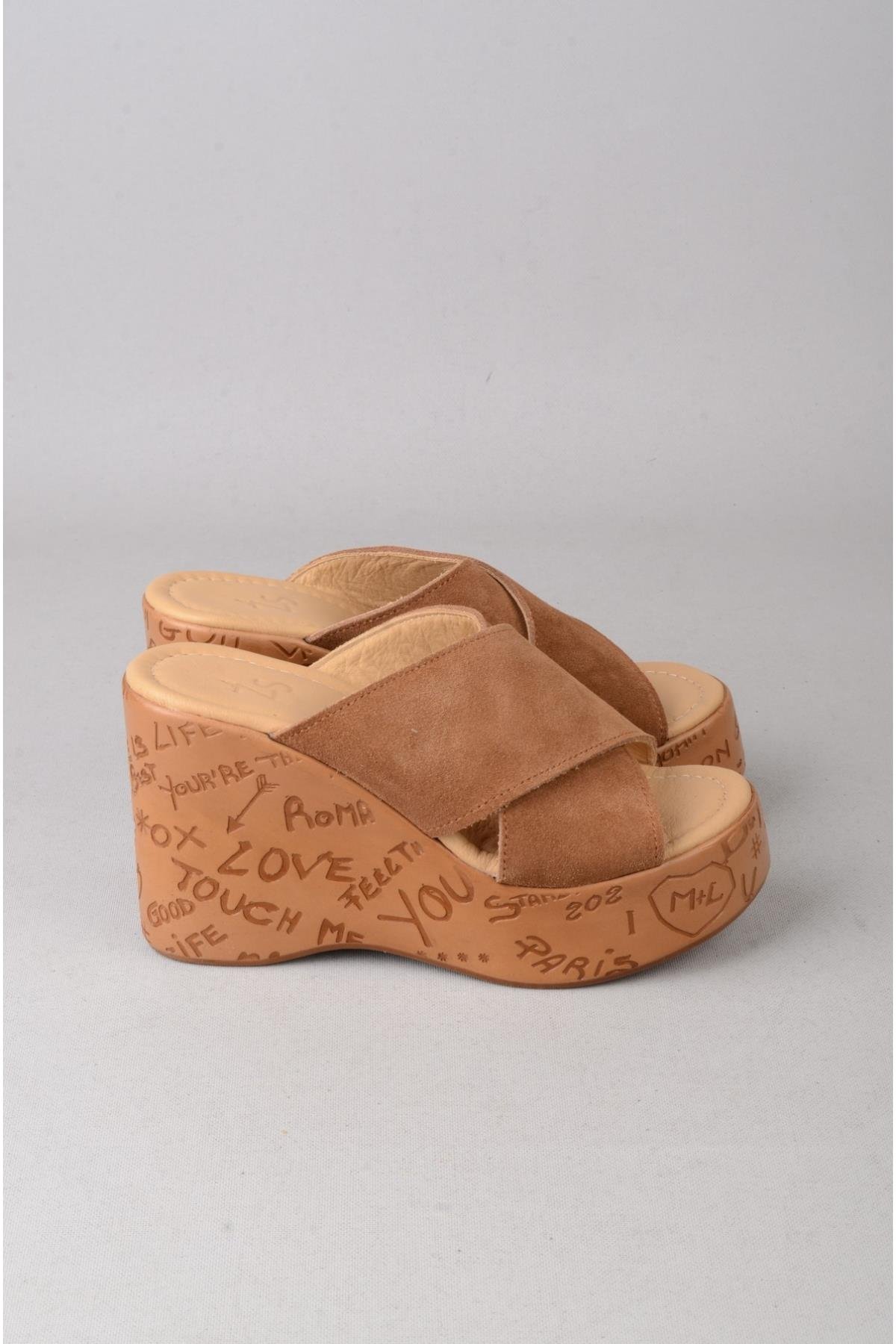SEÇ 4022 HAKİKİ DERİ DOLGU TOPUK TERLİK (Topuk Boyu:10 cm, Platform: 3,5 cm) TABA SÜET