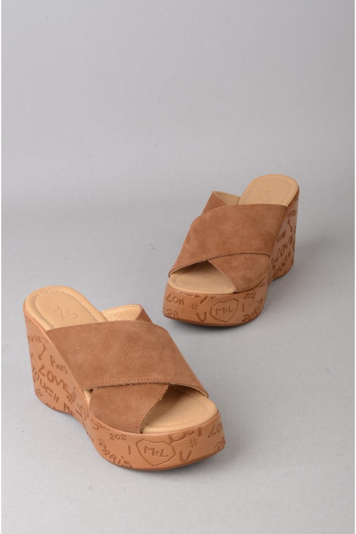 SEÇ 4022 HAKİKİ DERİ DOLGU TOPUK TERLİK (Topuk Boyu:10 cm, Platform: 3,5 cm) TABA SÜET