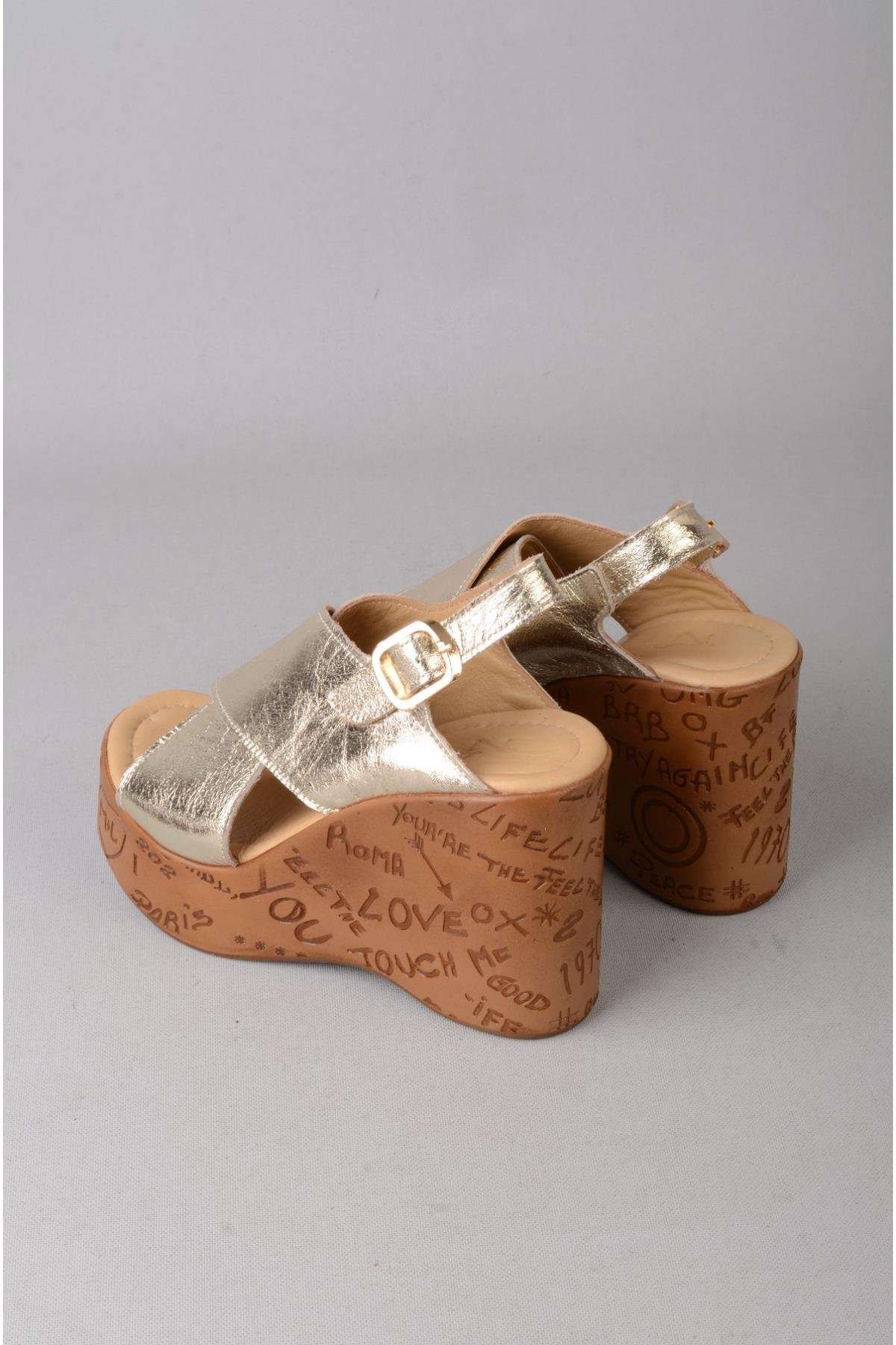 SEÇ 4023 HAKİKİ DERİ DOLGU TOPUK SANDALET (Topuk Boyu:10 cm, Platform: 3,5 cm) ALTIN