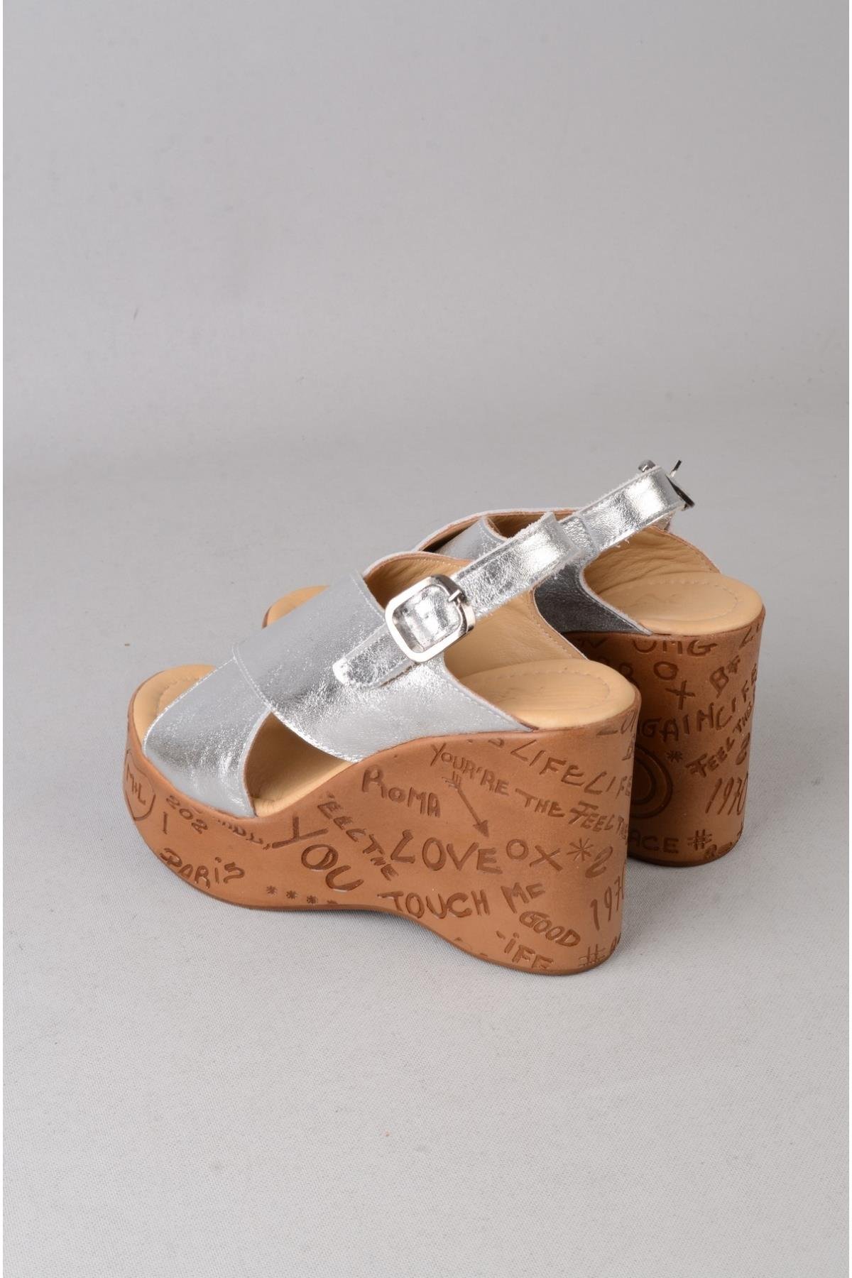SEÇ 4023 HAKİKİ DERİ DOLGU TOPUK SANDALET (Topuk Boyu:10 cm, Platform: 3,5 cm) GÜMÜŞ