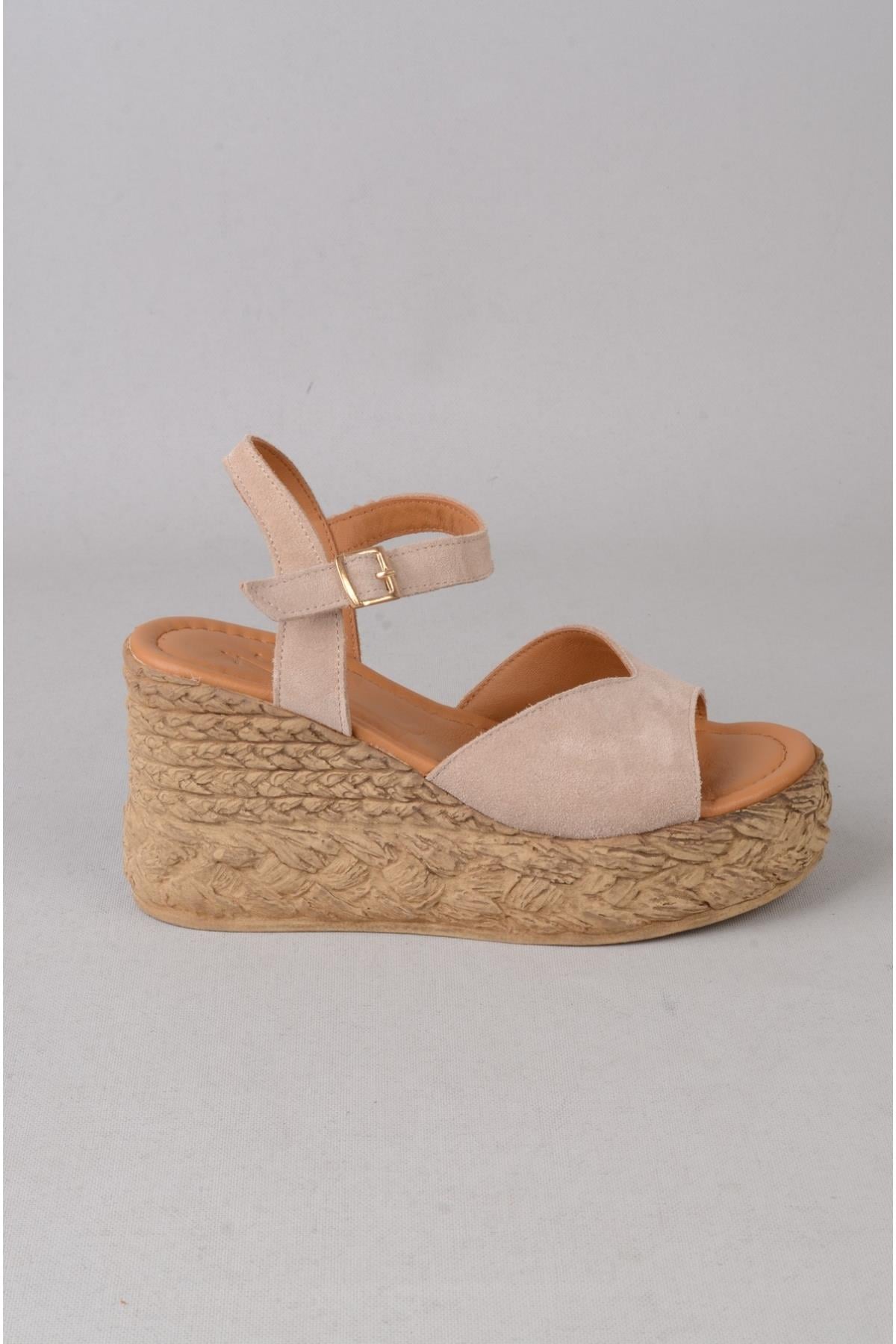 SEÇ 4036 HAKİKİ DERİ DOLGU TOPUK SANDALET (Topuk Boyu:9 cm, Platform: 3 cm) VİZON SÜET