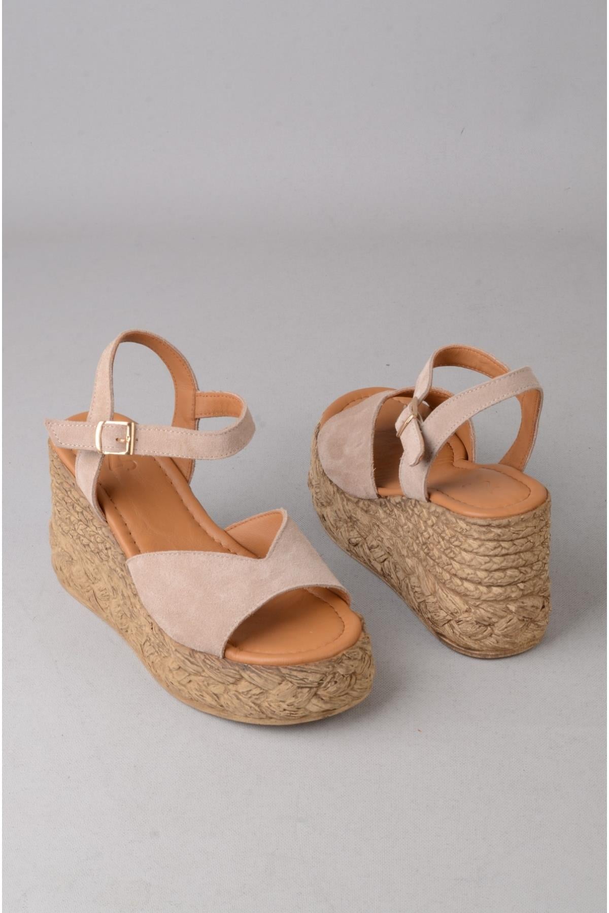 SEÇ 4036 HAKİKİ DERİ DOLGU TOPUK SANDALET (Topuk Boyu:9 cm, Platform: 3 cm) VİZON SÜET