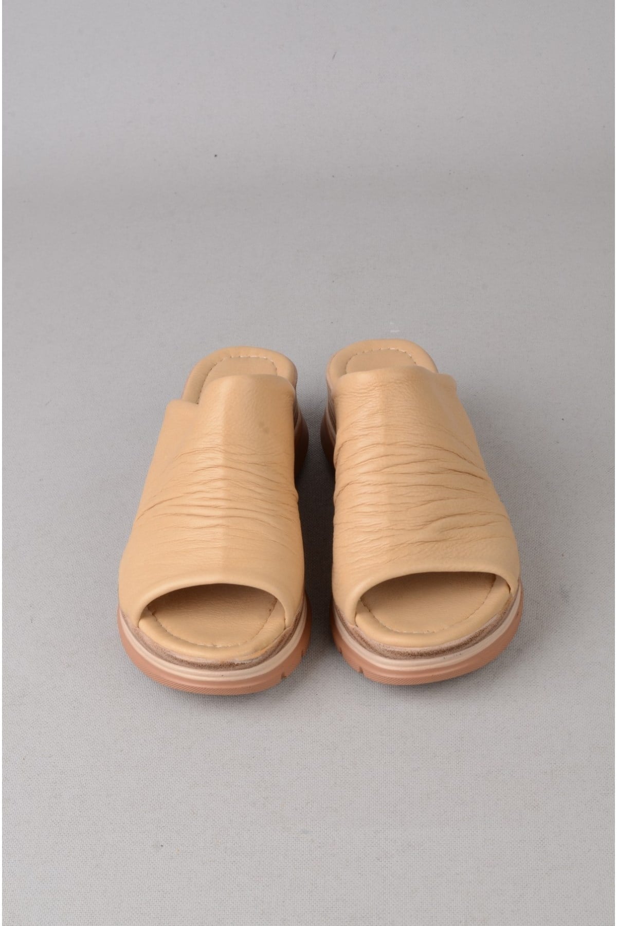 SEÇ 4095 HAKİKİ DERİ DOLGU TOPUKLU TERLİK (Topuk Boyu: 4,5cm) KARAMEL