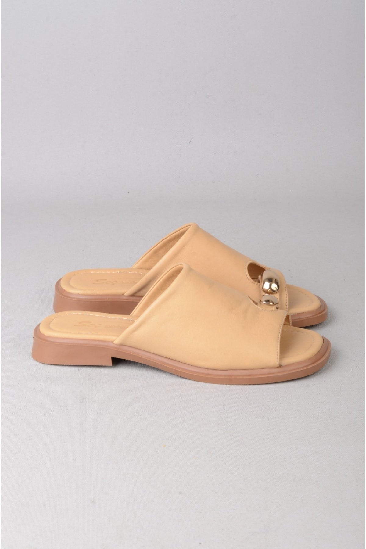 SEÇ 4099 HAKİKİ DERİ KADIN PARMAK ARASI TERLİK (Topuk Boyu:2cm) KARAMEL