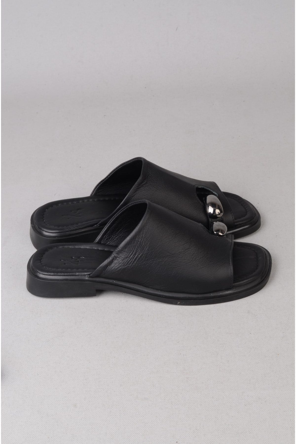SEÇ 4099 HAKİKİ DERİ KADIN PARMAK ARASI TERLİK (Topuk Boyu:2cm) SİYAH