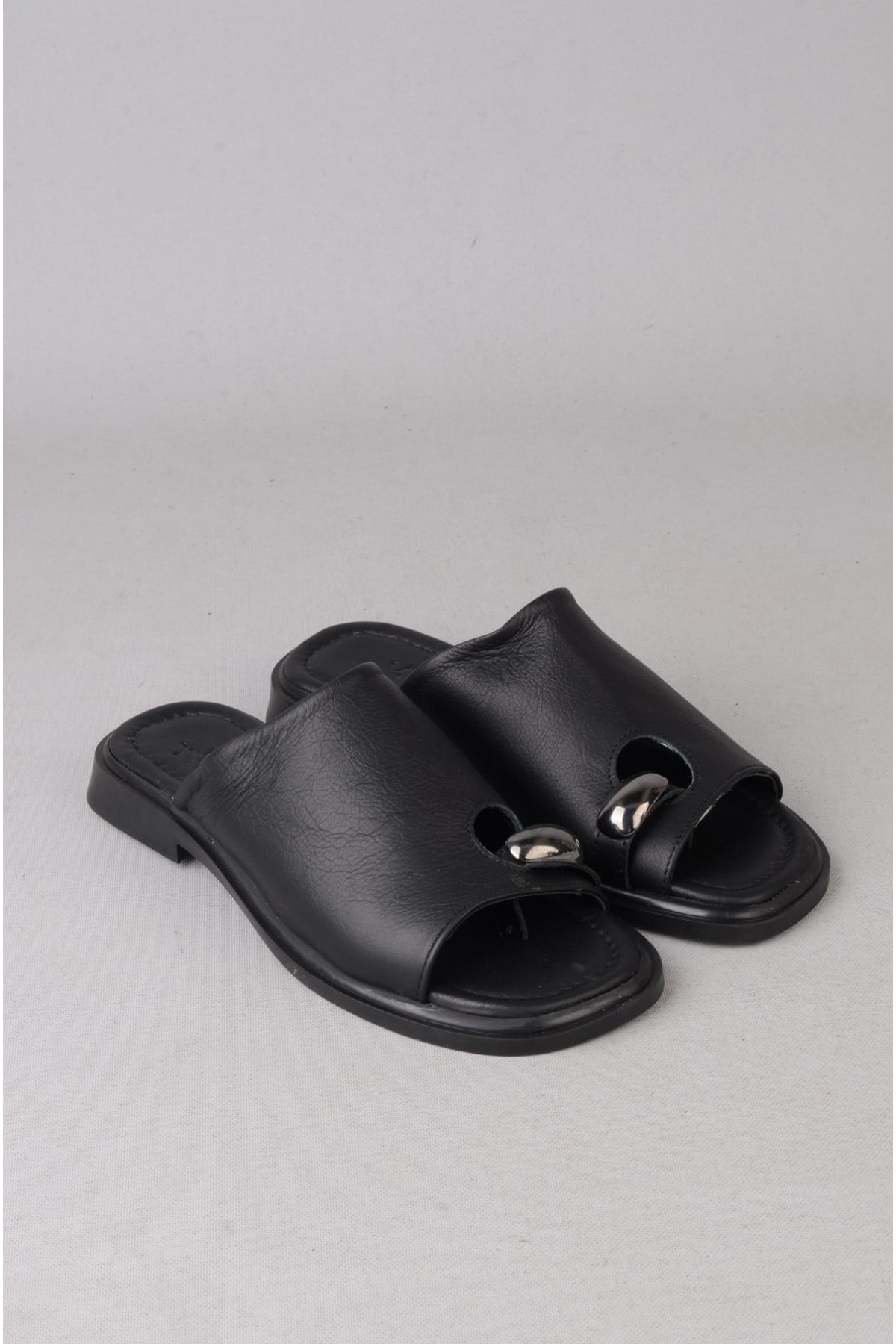 SEÇ 4099 HAKİKİ DERİ KADIN PARMAK ARASI TERLİK (Topuk Boyu:2cm) SİYAH