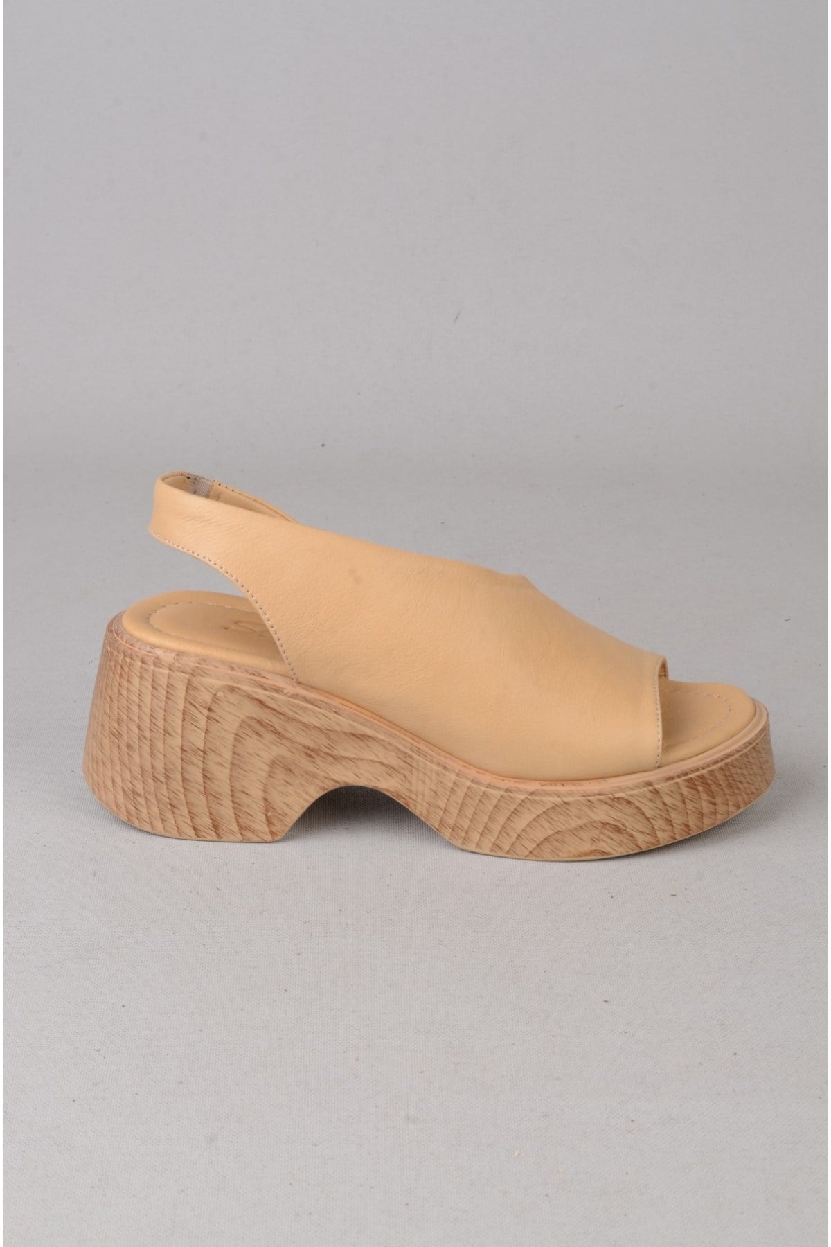 SEÇ 4125 HAKİKİ DERİ PLATFORM TOPUKLU SANDALET (Topuk:7cm Platform:2,5cm) KARAMEL