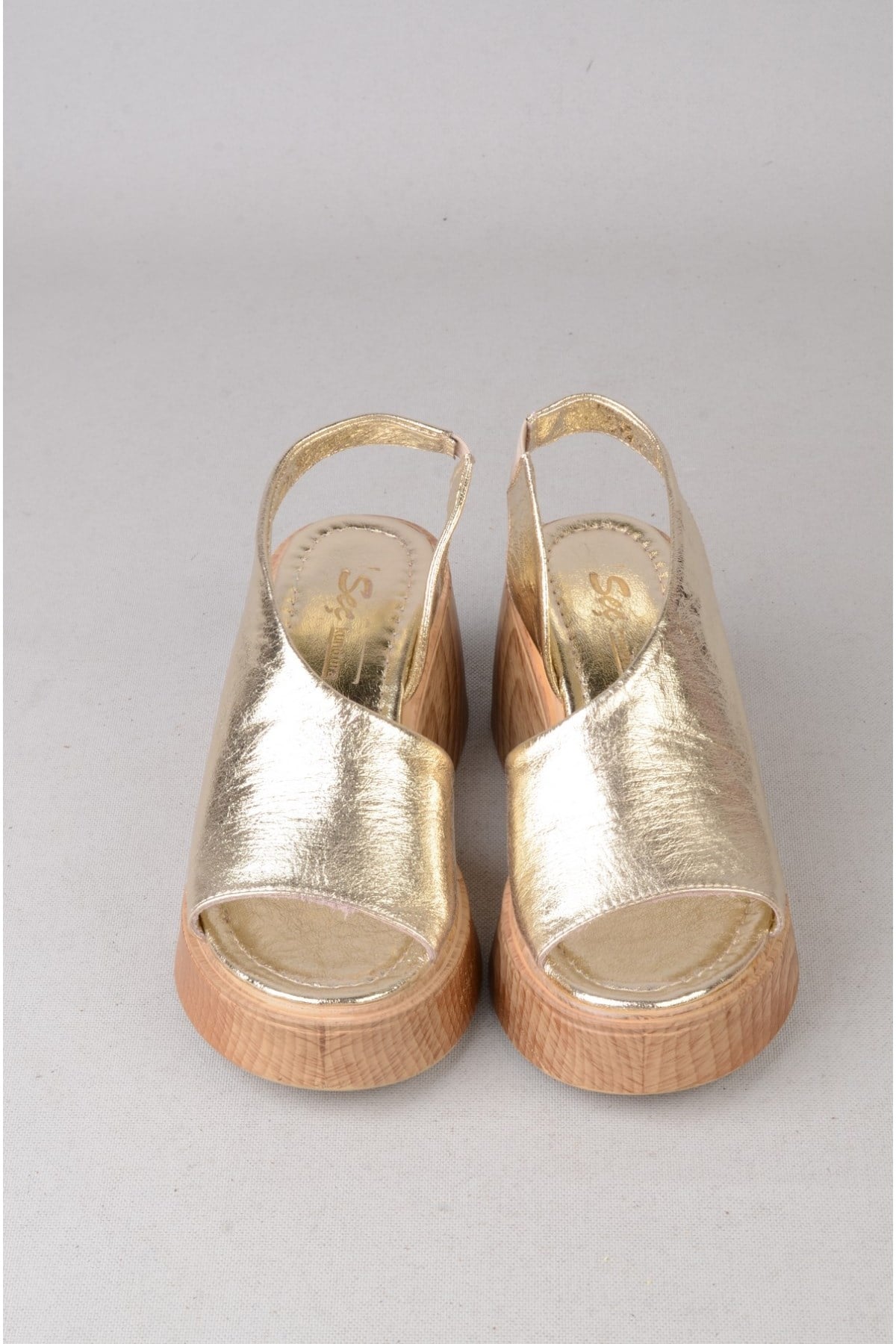 SEÇ 4125 HAKİKİ DERİ PLATFORM TOPUKLU SANDALET (Topuk:7cm Platform:2,5cm) ALTIN