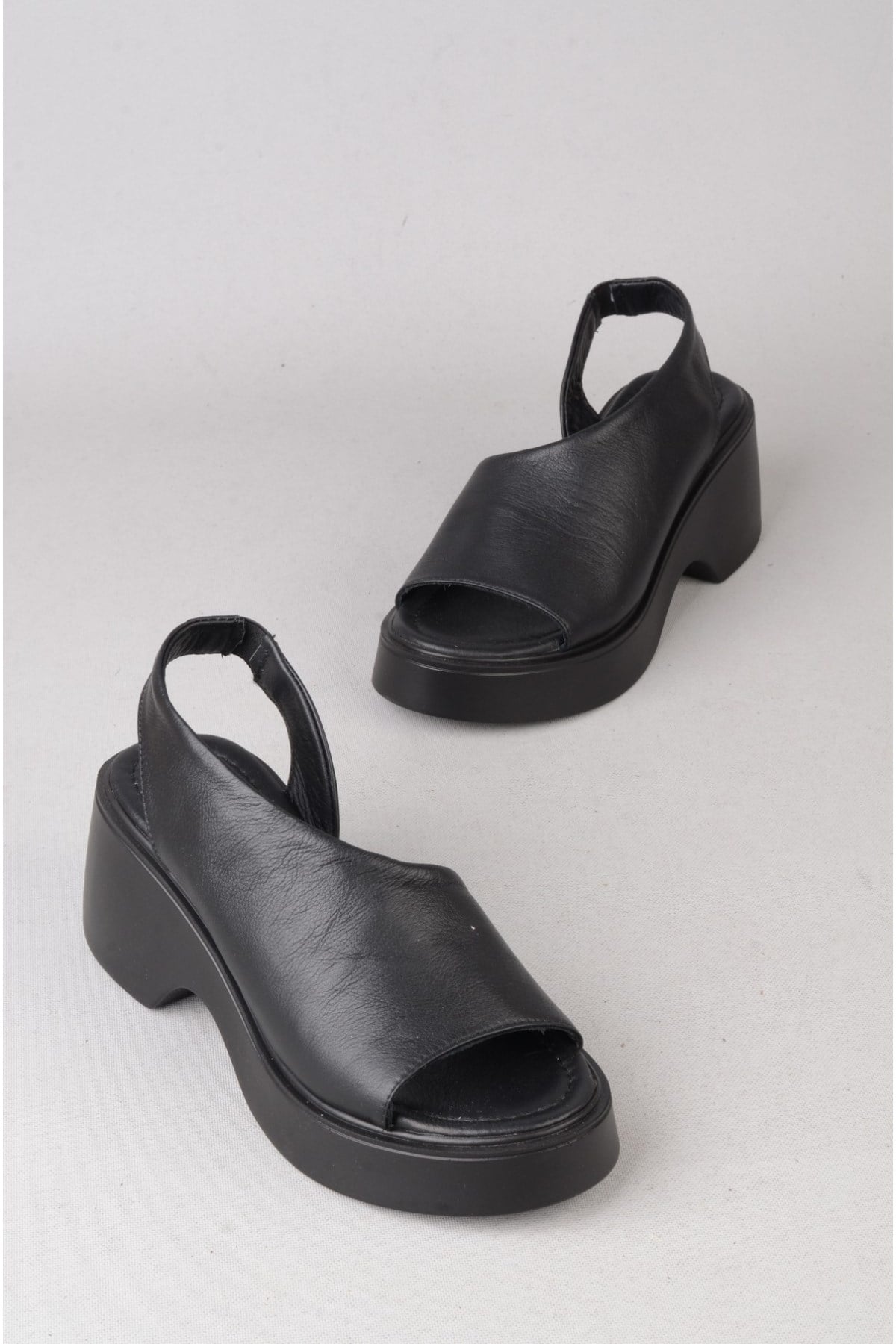 SEÇ 4125 HAKİKİ DERİ PLATFORM TOPUKLU SANDALET (Topuk:7cm Platform:2,5cm) SİYAH