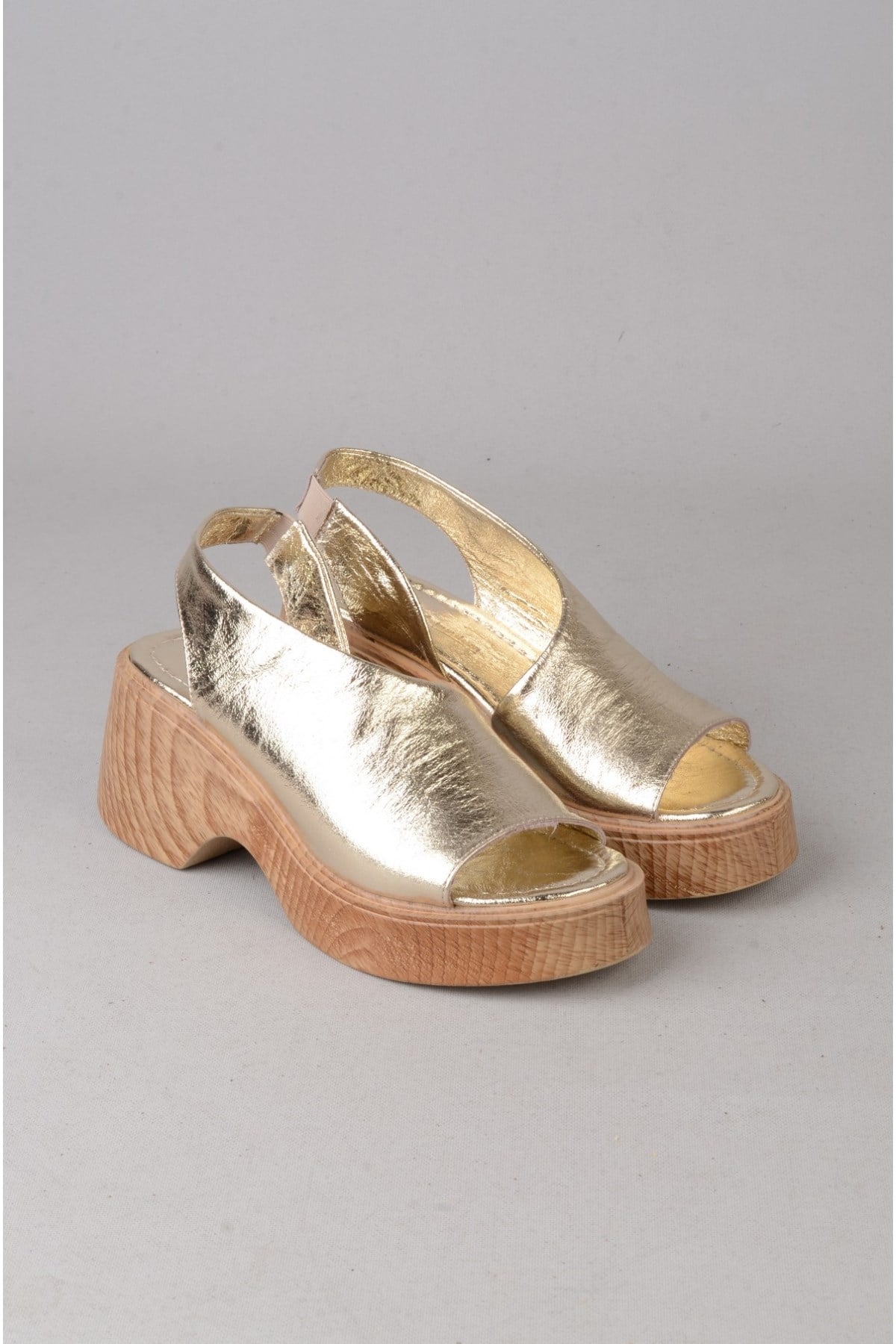 SEÇ 4125 HAKİKİ DERİ PLATFORM TOPUKLU SANDALET (Topuk:7cm Platform:2,5cm) ALTIN
