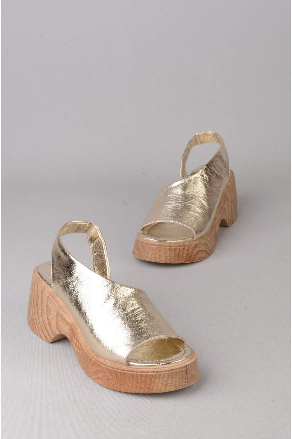 SEÇ 4125 HAKİKİ DERİ PLATFORM TOPUKLU SANDALET (Topuk:7cm Platform:2,5cm) ALTIN