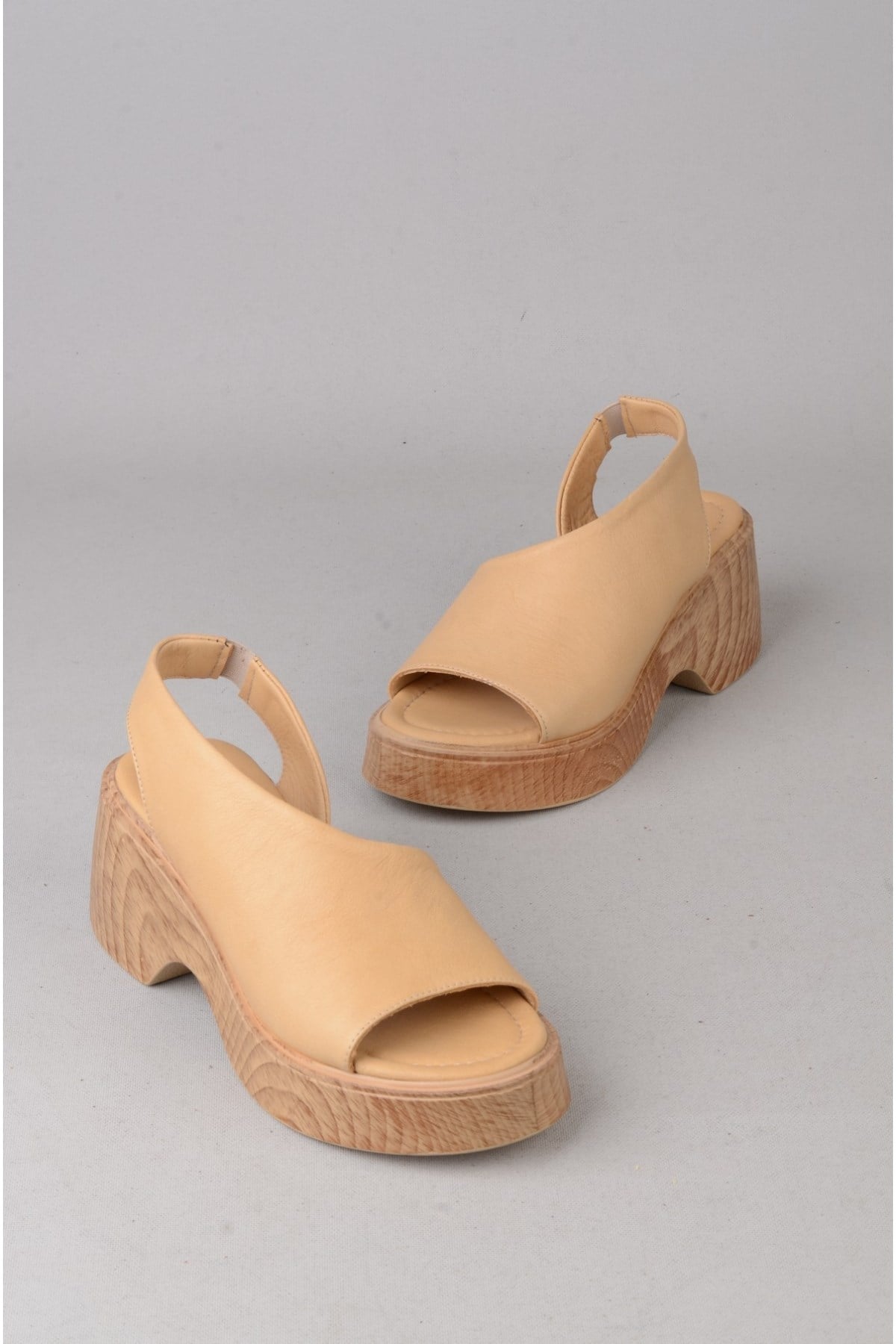SEÇ 4125 HAKİKİ DERİ PLATFORM TOPUKLU SANDALET (Topuk:7cm Platform:2,5cm) KARAMEL