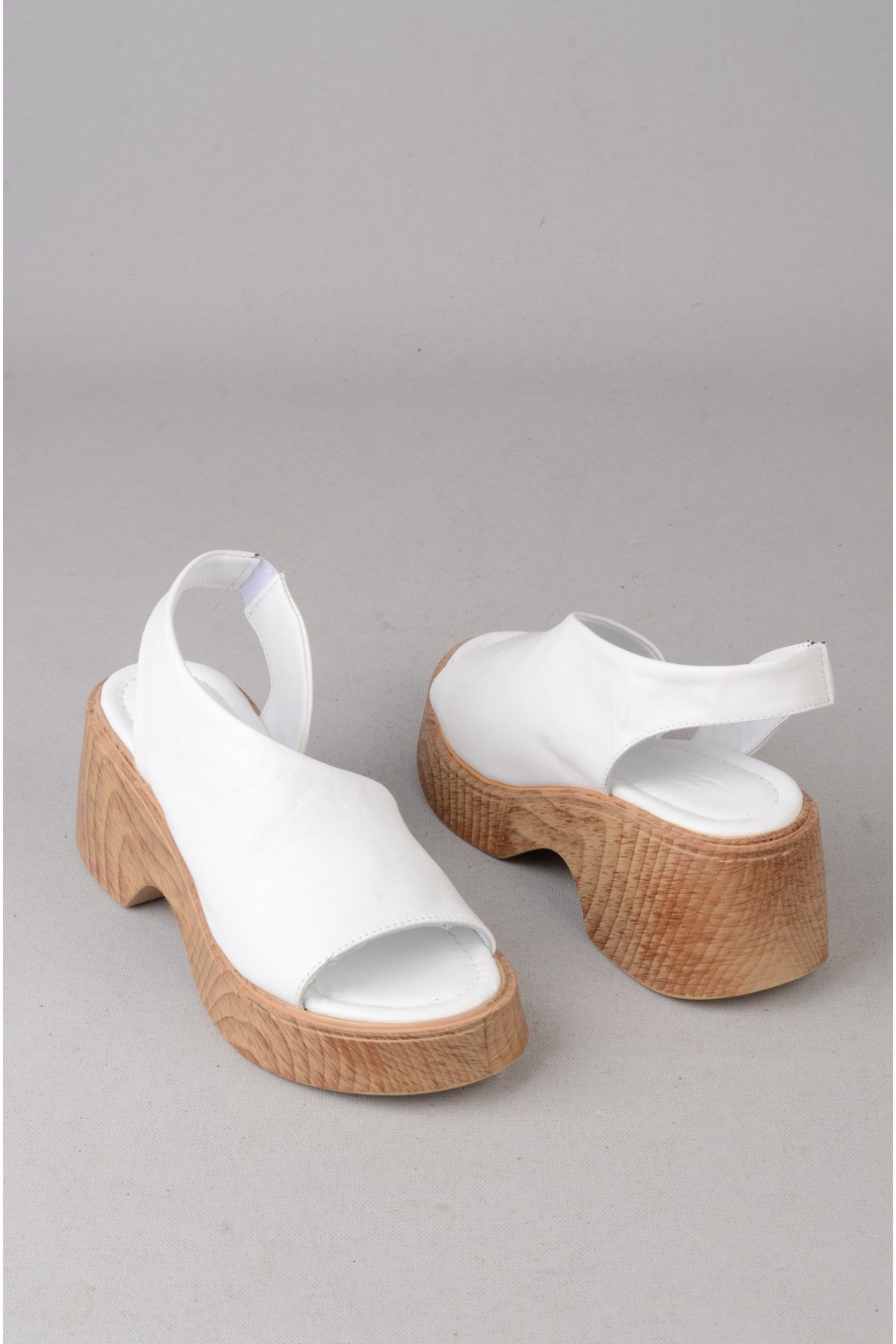 SEÇ 4125 HAKİKİ DERİ PLATFORM TOPUKLU SANDALET (Topuk:7cm Platform:2,5cm) BEYAZ