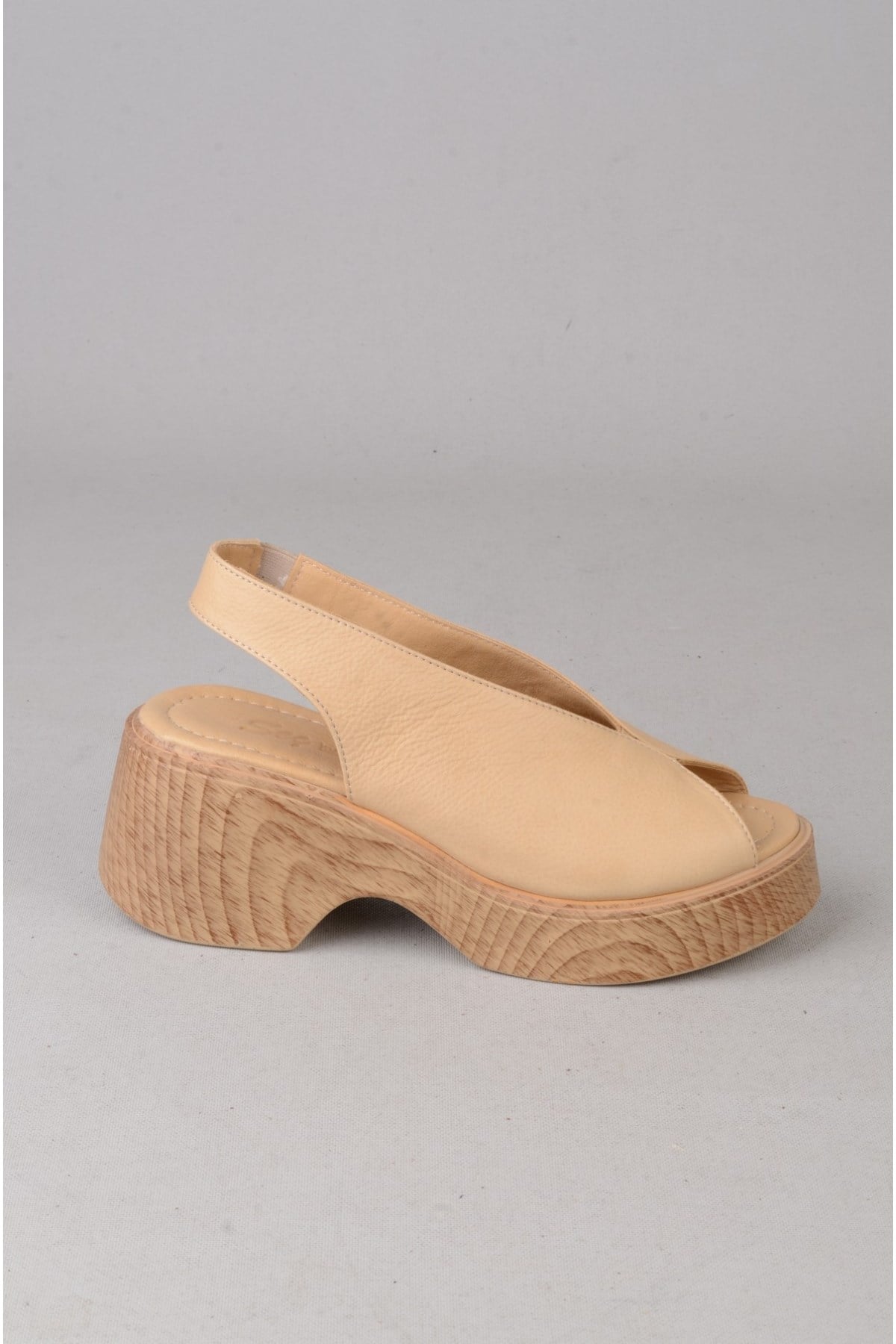 SEÇ 4126 HAKİKİ DERİ TOPUKLU KADIN SANDALET (Topuk:6,5cm Platform:2,5cm) KARAMEL