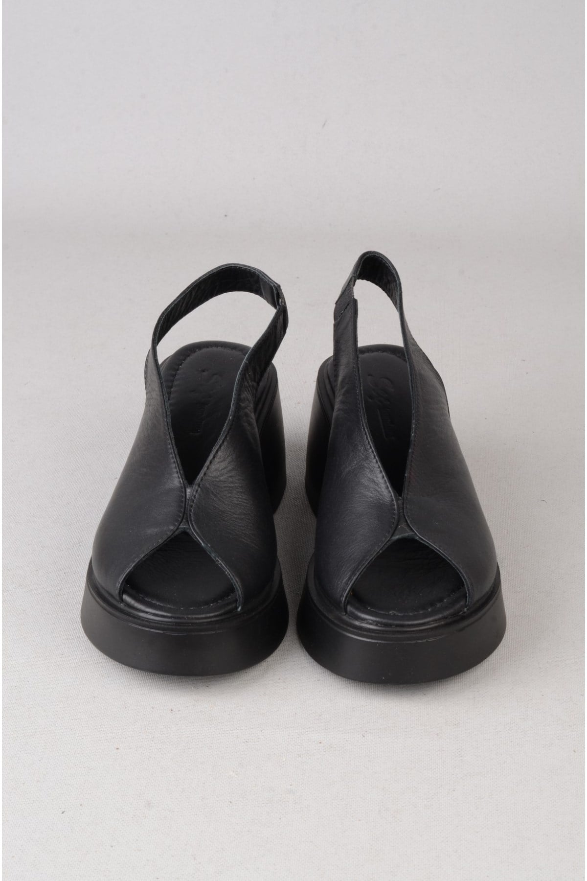 SEÇ 4126 HAKİKİ DERİ TOPUKLU KADIN SANDALET (Topuk:6,5cm Platform:2,5cm) SİYAH