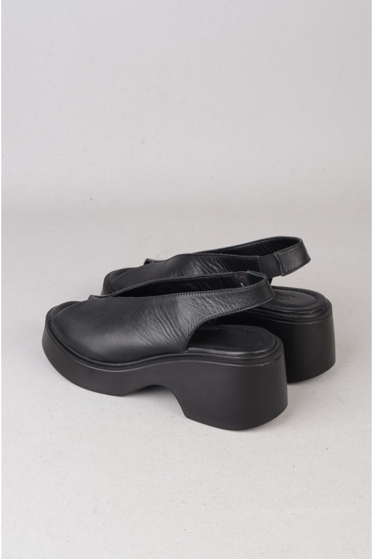 SEÇ 4126 HAKİKİ DERİ TOPUKLU KADIN SANDALET (Topuk:6,5cm Platform:2,5cm) SİYAH