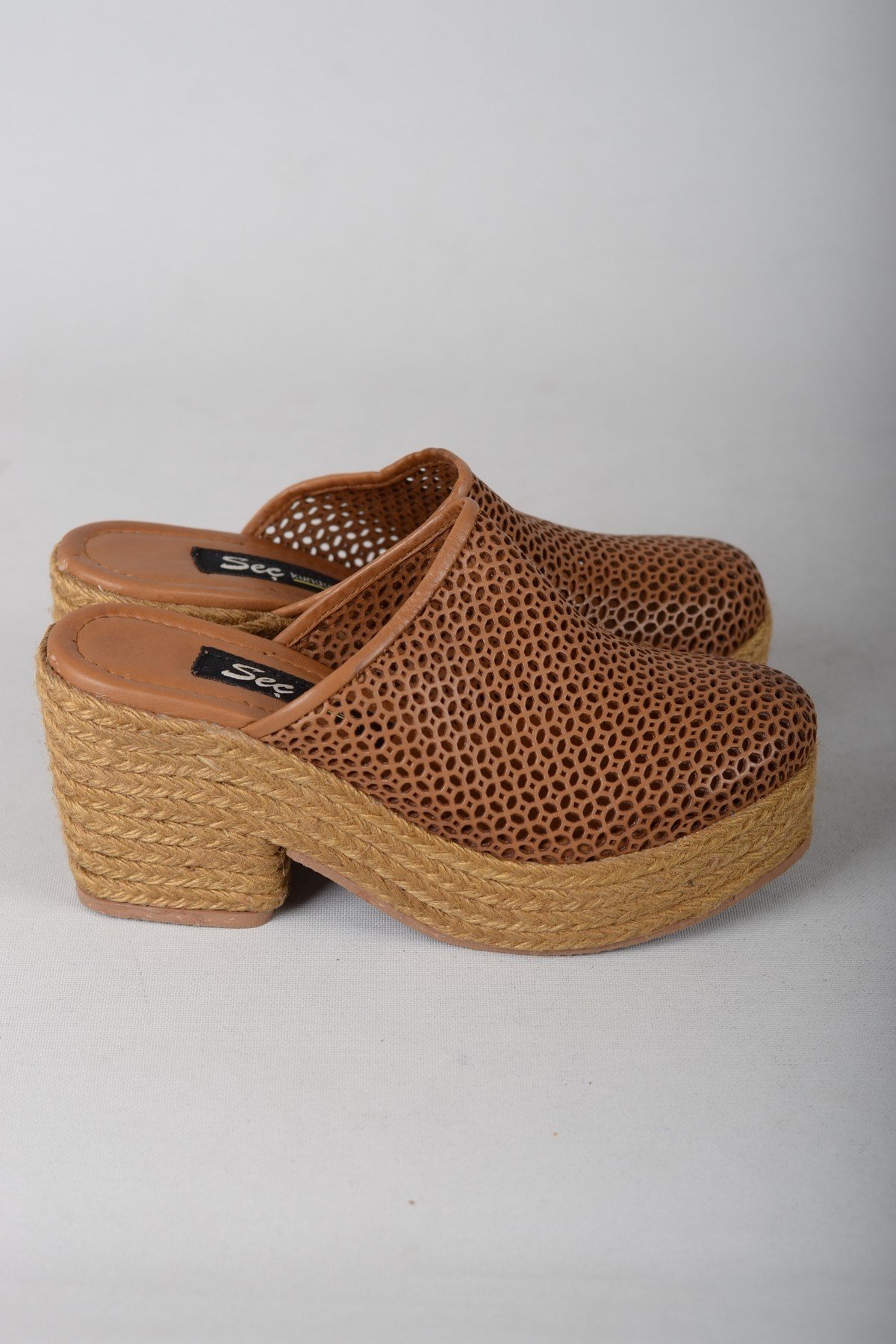 SEÇ 4419 HAKİKİ DERİ HASIR SARGILI TOPUKLU TERLİK (8cm) TABA