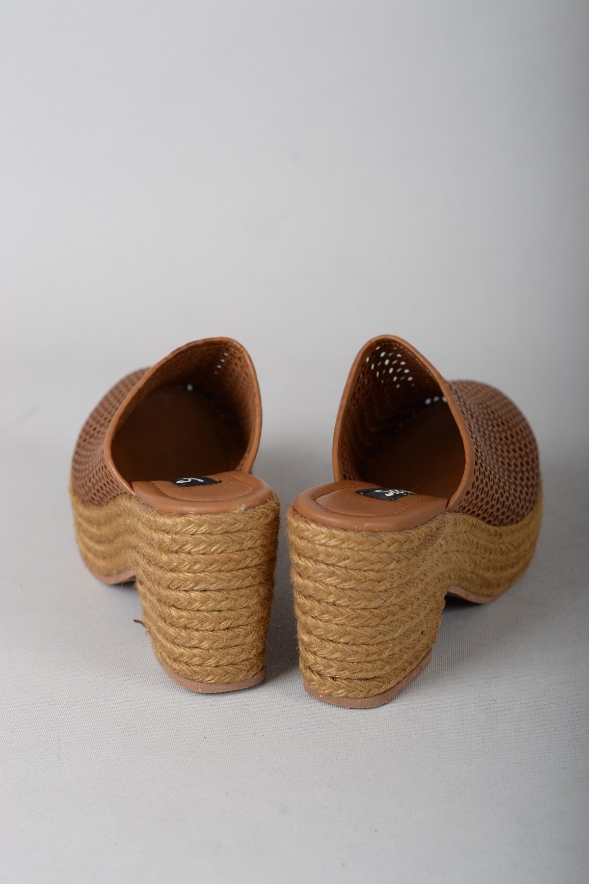 SEÇ 4419 HAKİKİ DERİ HASIR SARGILI TOPUKLU TERLİK (8cm) TABA