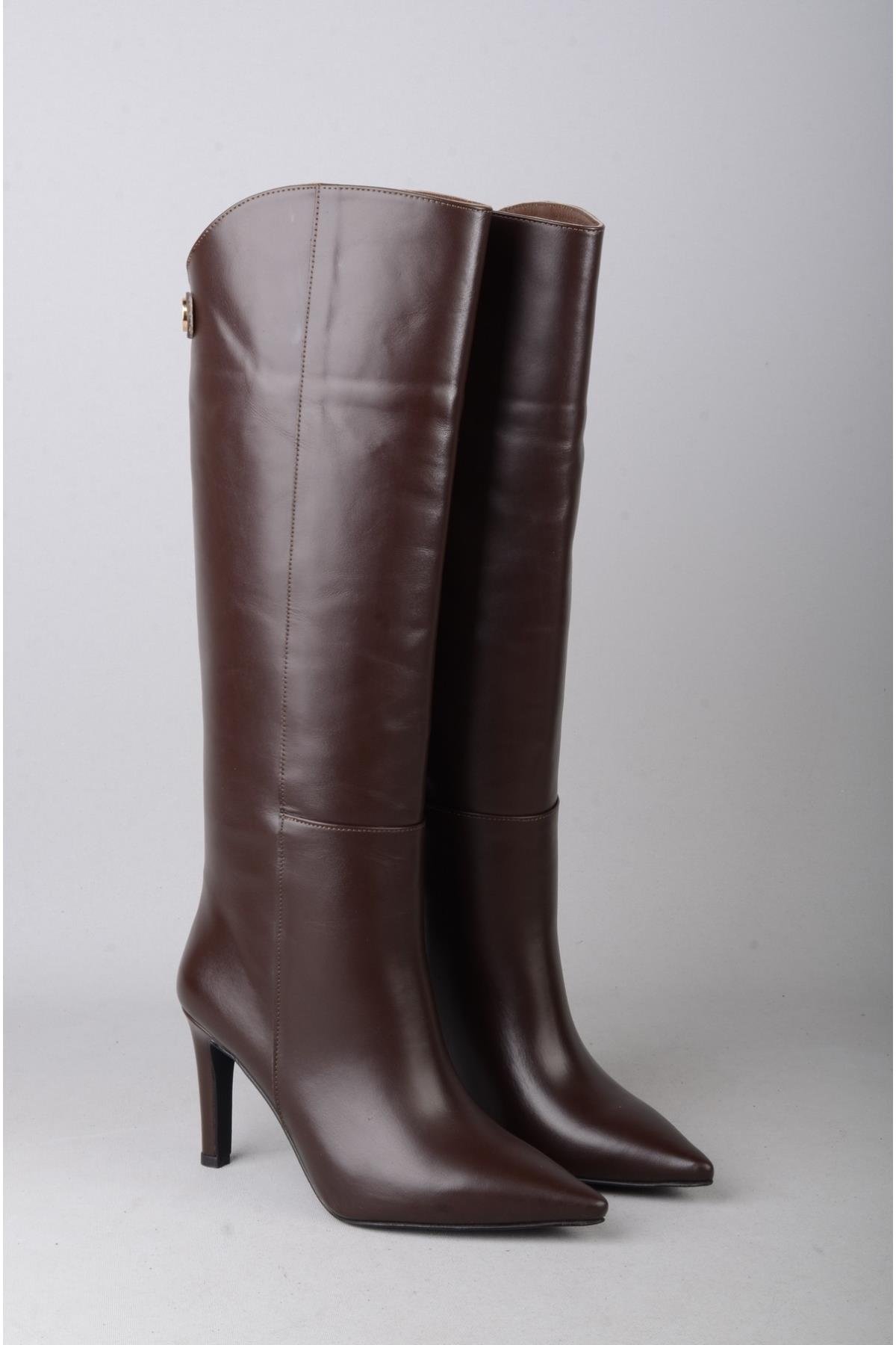 SEÇ 5550 HAKİKİ DERİ TOPUKLU KADIN ÇİZME (Topuk Boyu: 9 cm) KAHVE