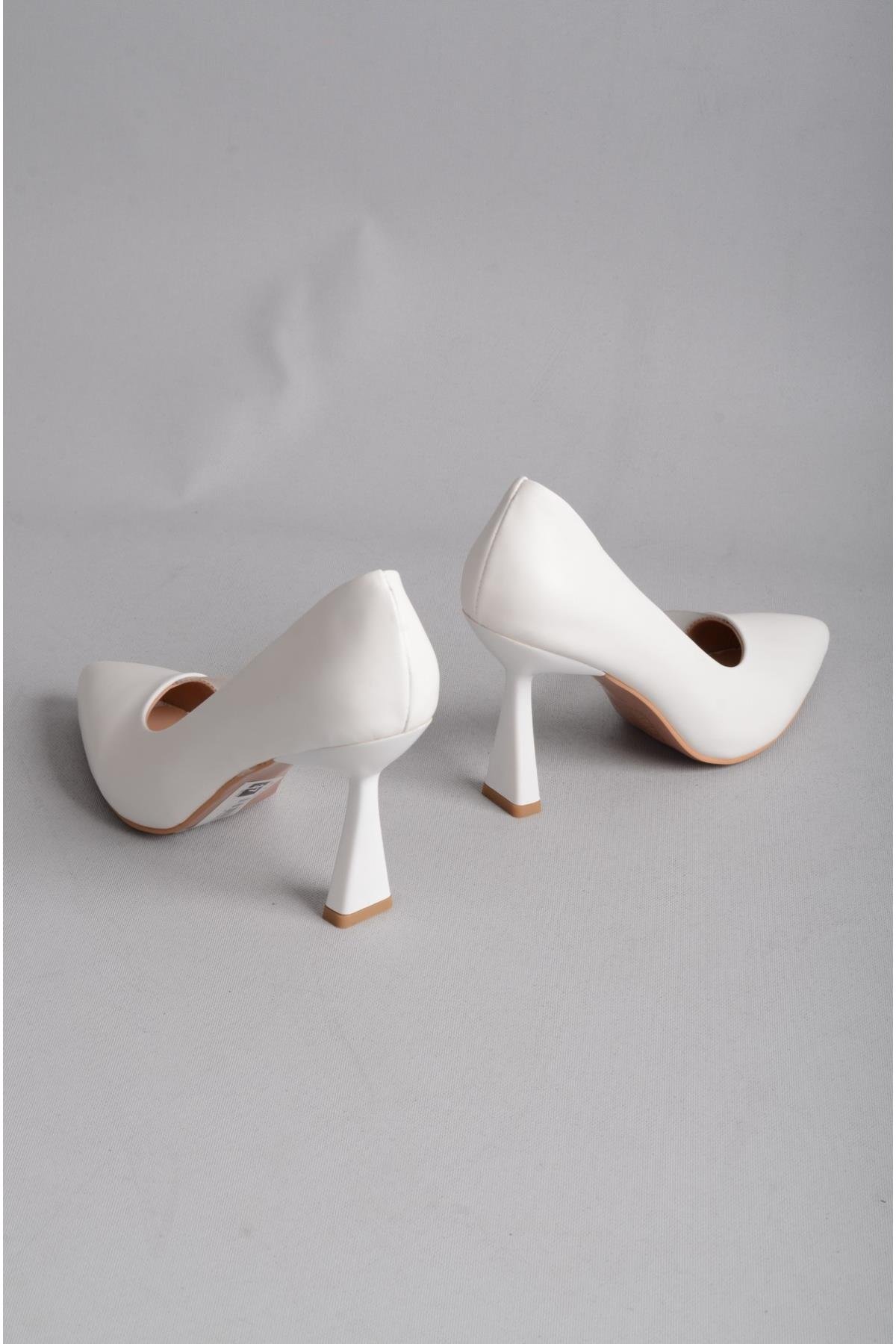 SEÇ 751 STİLETTO TOPUKLU AYAKKABI (9 cm) BEYAZ