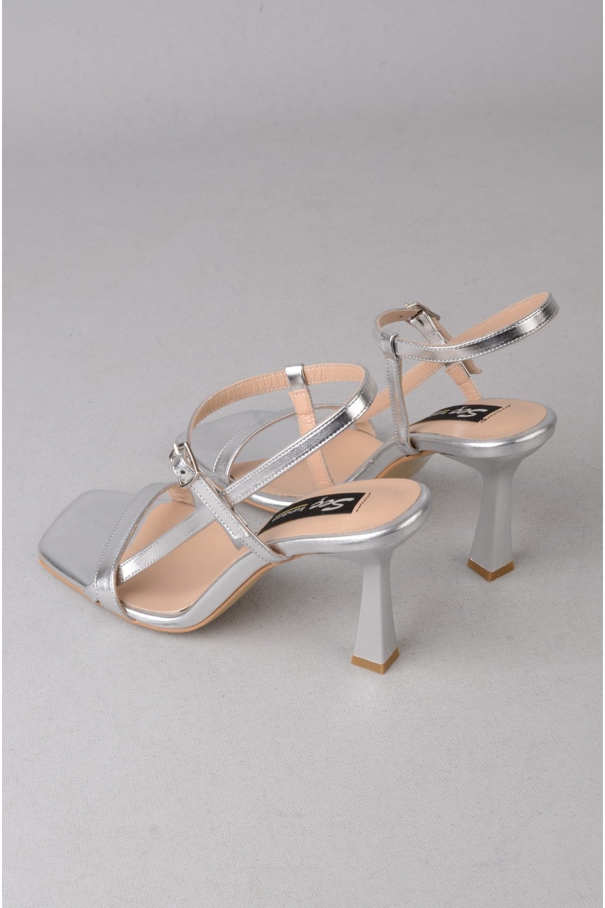 SEÇ 8569 BANTLI TOPUKLU AYAKKABI (Topuk Boyu: 9 cm) GÜMÜŞ