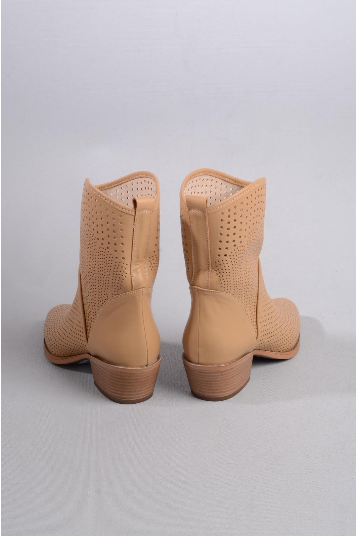 SEÇ 8590 HAKİKİ DERİ WESTERN YAZLIK BOT (Topuk boyu:5cm) KARAMEL