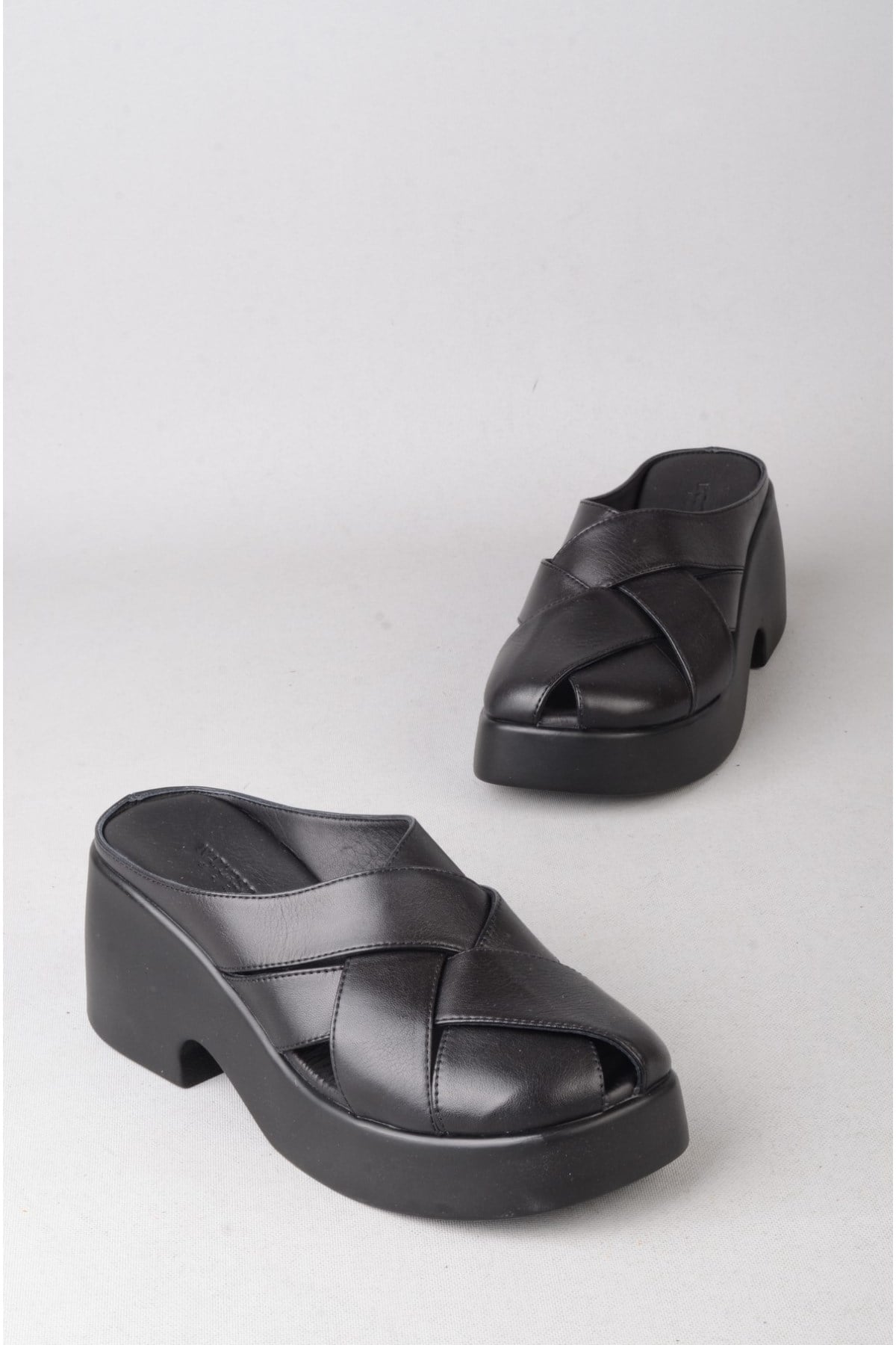 SEÇ 880016 HAKİKİ DERİ PLATFORM TOPUKLU KADIN TERLİK (Topuk Boyu:7cm) SİYAH