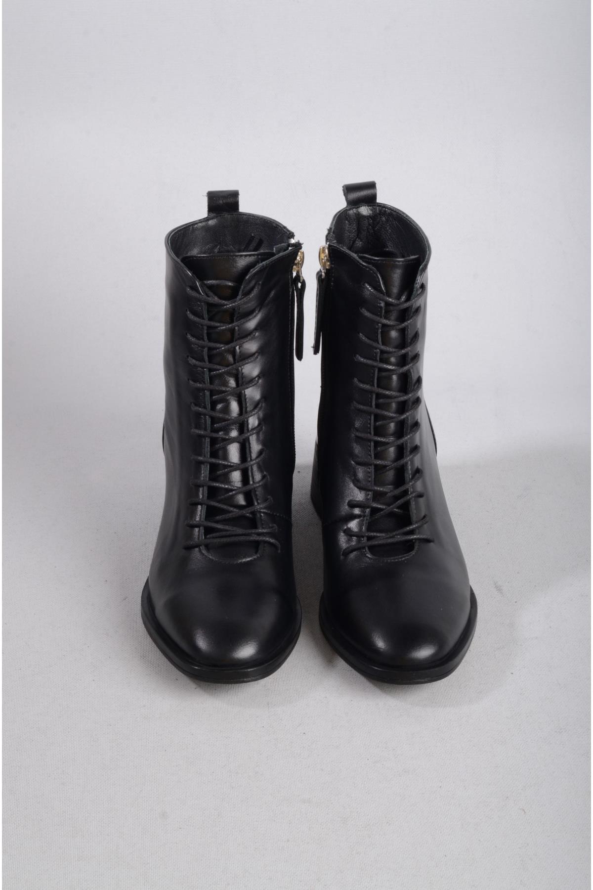 SEÇ 88112 HAKİKİ DERİ TOPUKLU KADIN BOT (4.5cm) SİYAH