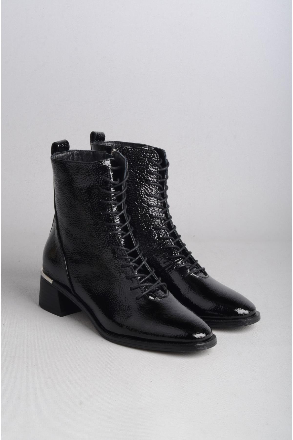 SEÇ 88112 HAKİKİ DERİ TOPUKLU KADIN BOT (4.5cm) SİYAH RUGAN