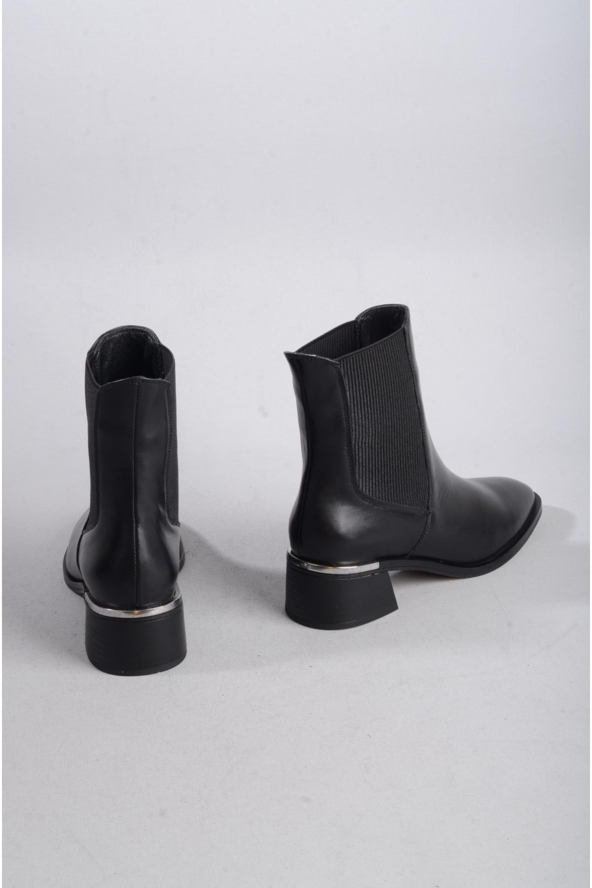 SEÇ 88113 HAKİKİ DERİ TOPUKLU KADIN BOT (4.5 cm) SİYAH