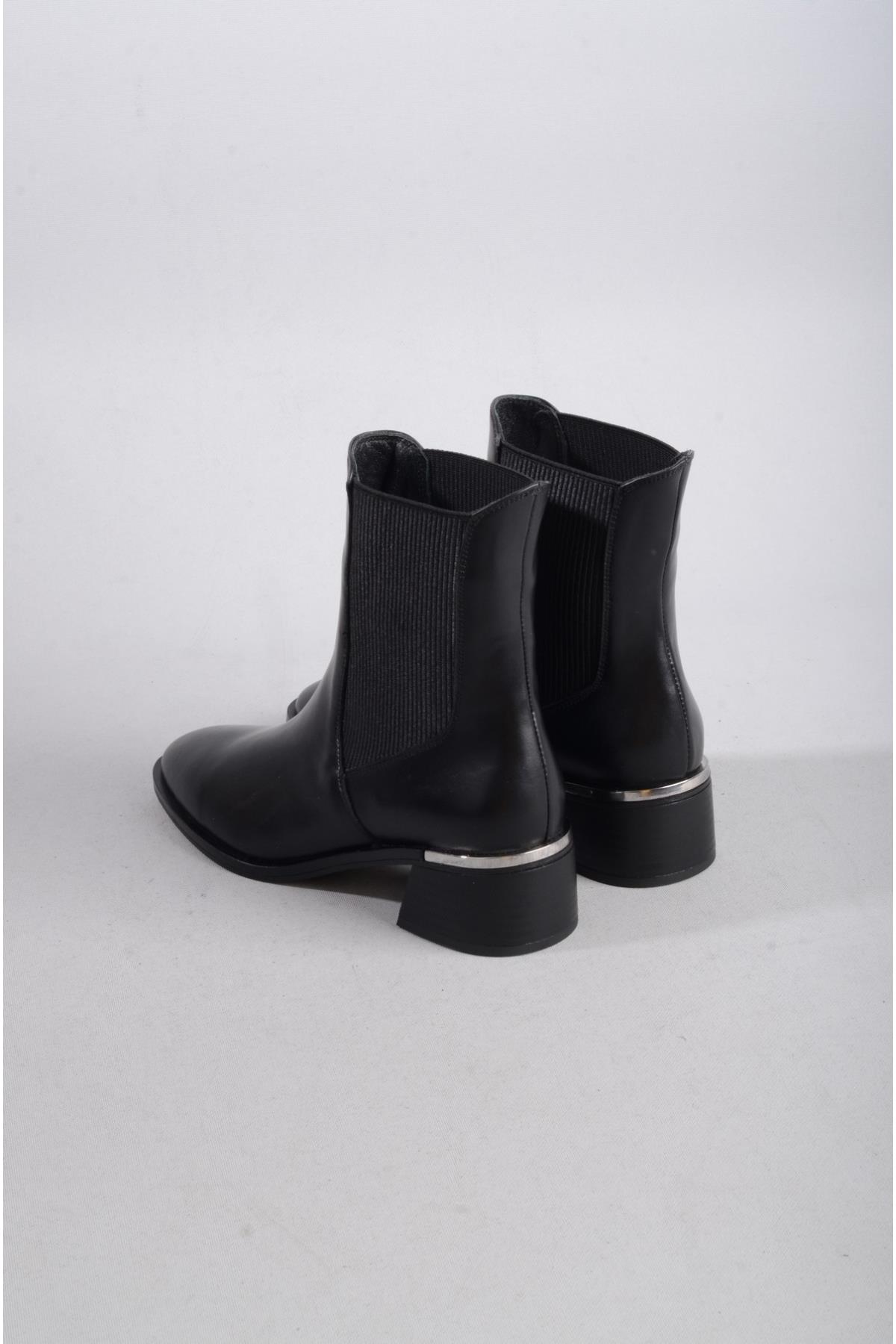 SEÇ 88113 HAKİKİ DERİ TOPUKLU KADIN BOT (4.5 cm) SİYAH