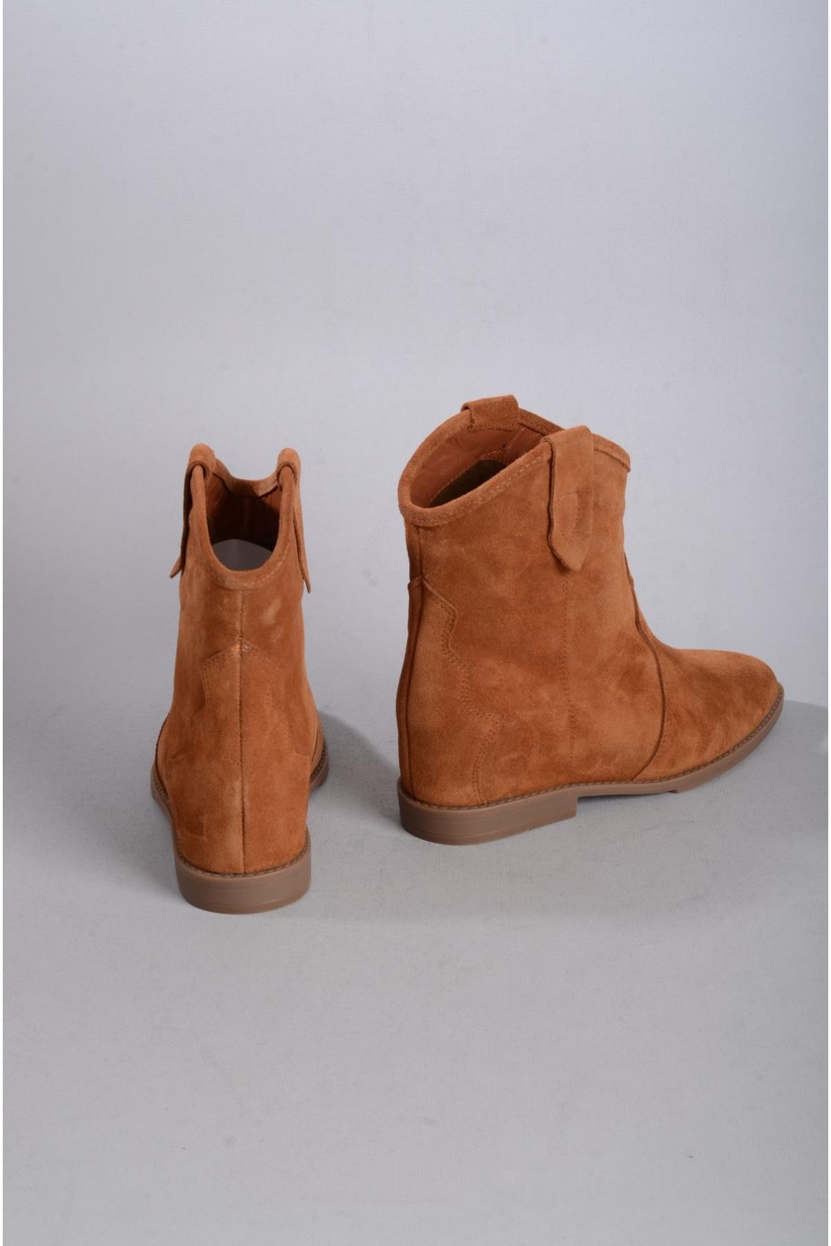 SEÇ 88240 HAKİKİ DERİ GİZLİ DOLGU TOPUK KADIN BOT ( Topuk Boyu:7 cm ) TABA SÜET