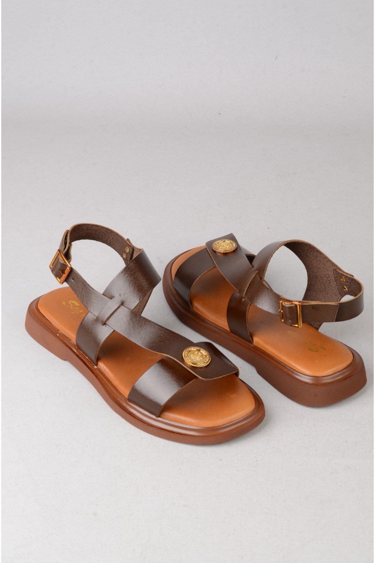 SEÇ C319 HAKİKİ DERİ KADIN SANDALET (Taban: 2 cm) KOYU KAHVE