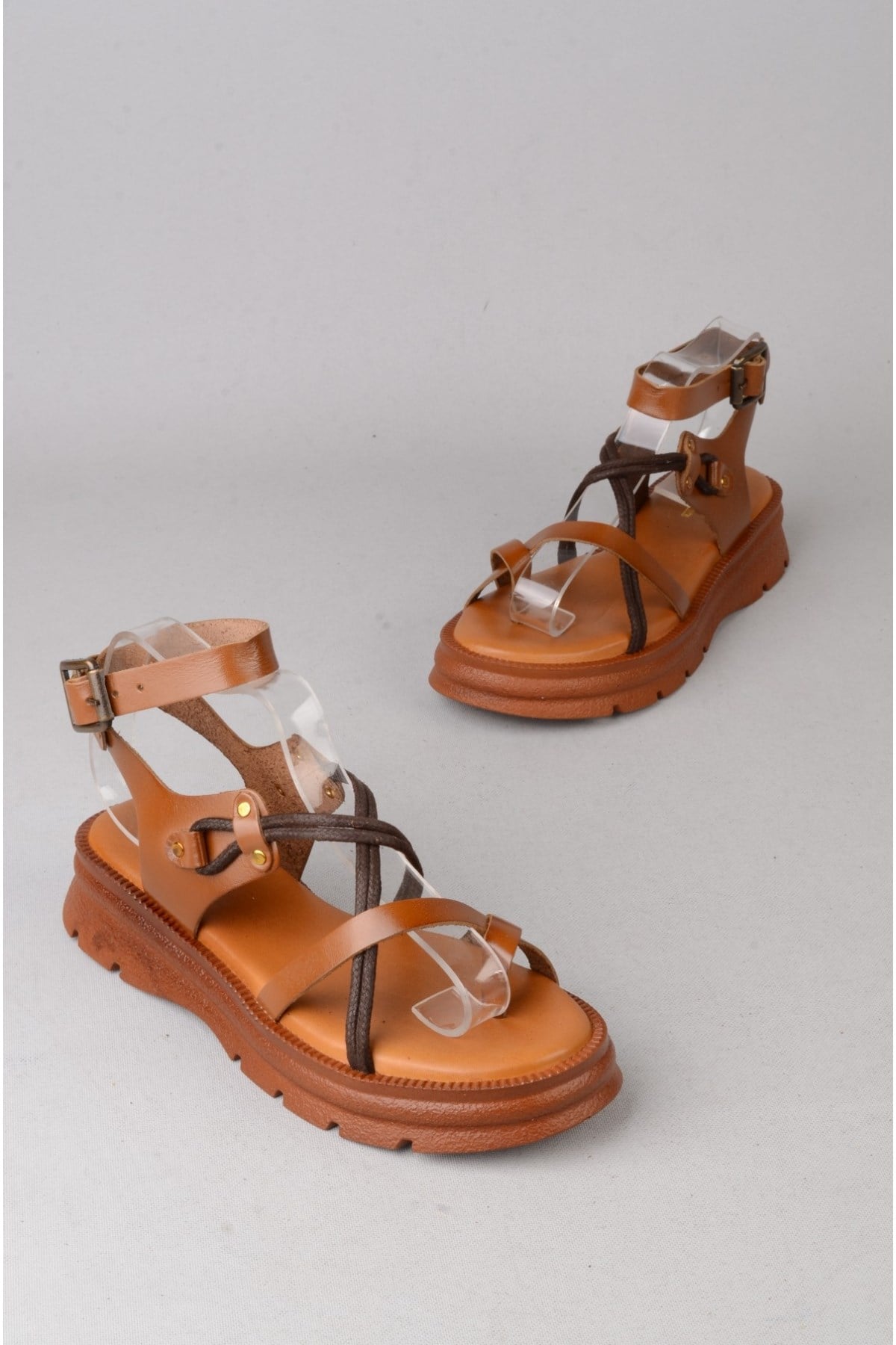 SEÇ C410 HAKİKİ DERİ PARMAK ARASI KADIN SANDALET (Taban:3,5 cm) TABA