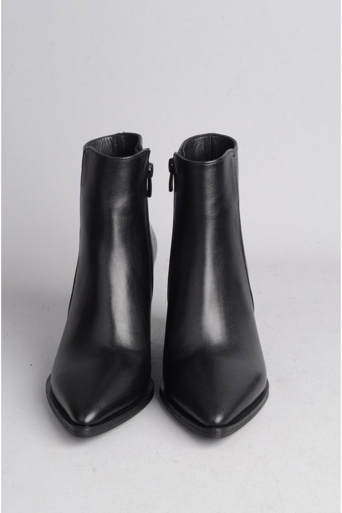 SEÇ M9694 HAKİKİ DERİ TOPUKLU KADIN BOT (Topuk Boyu: 8 cm) SİYAH
