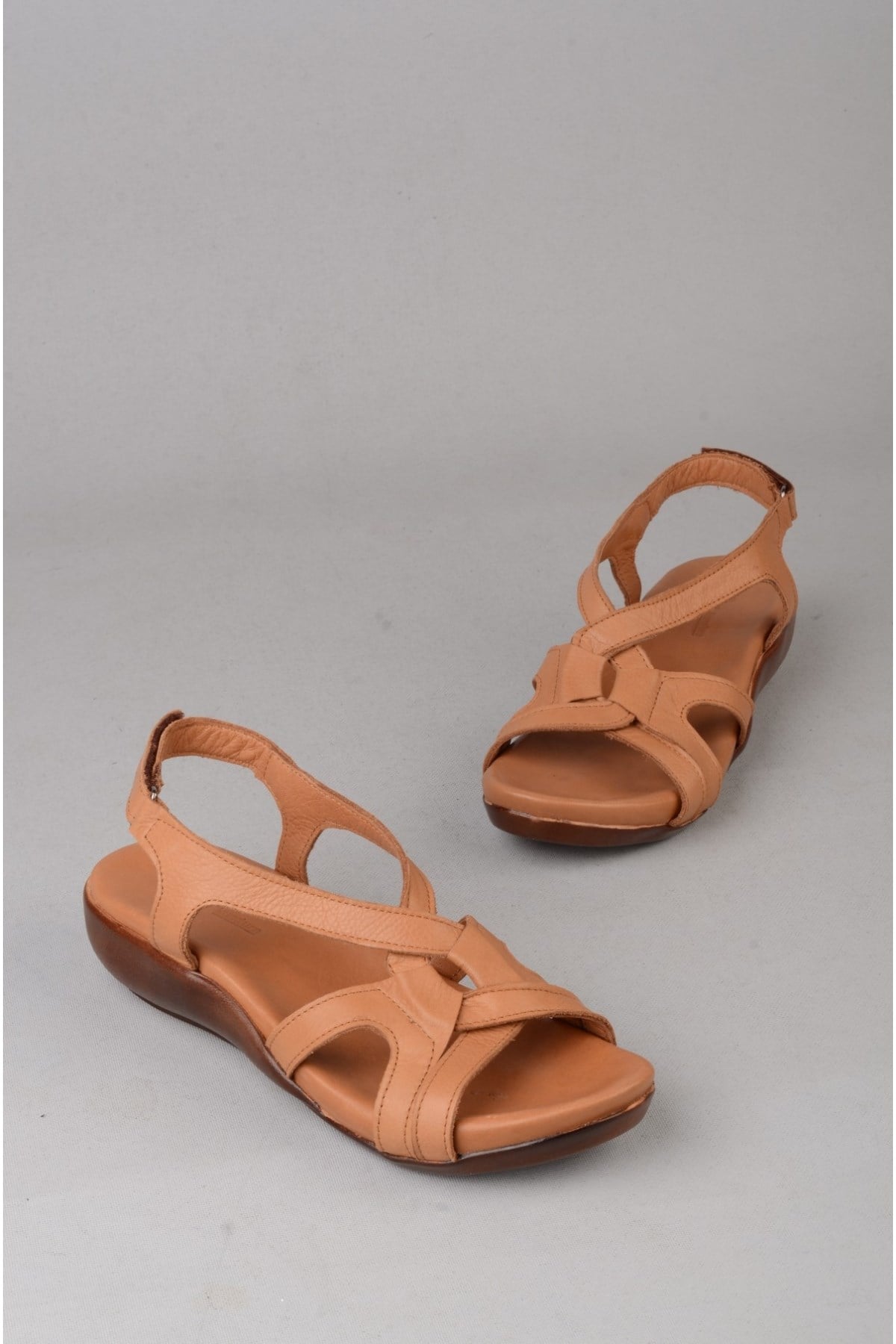 Zyn 9037 Hakiki Deri Kadin Anatomik Sandalet Taba